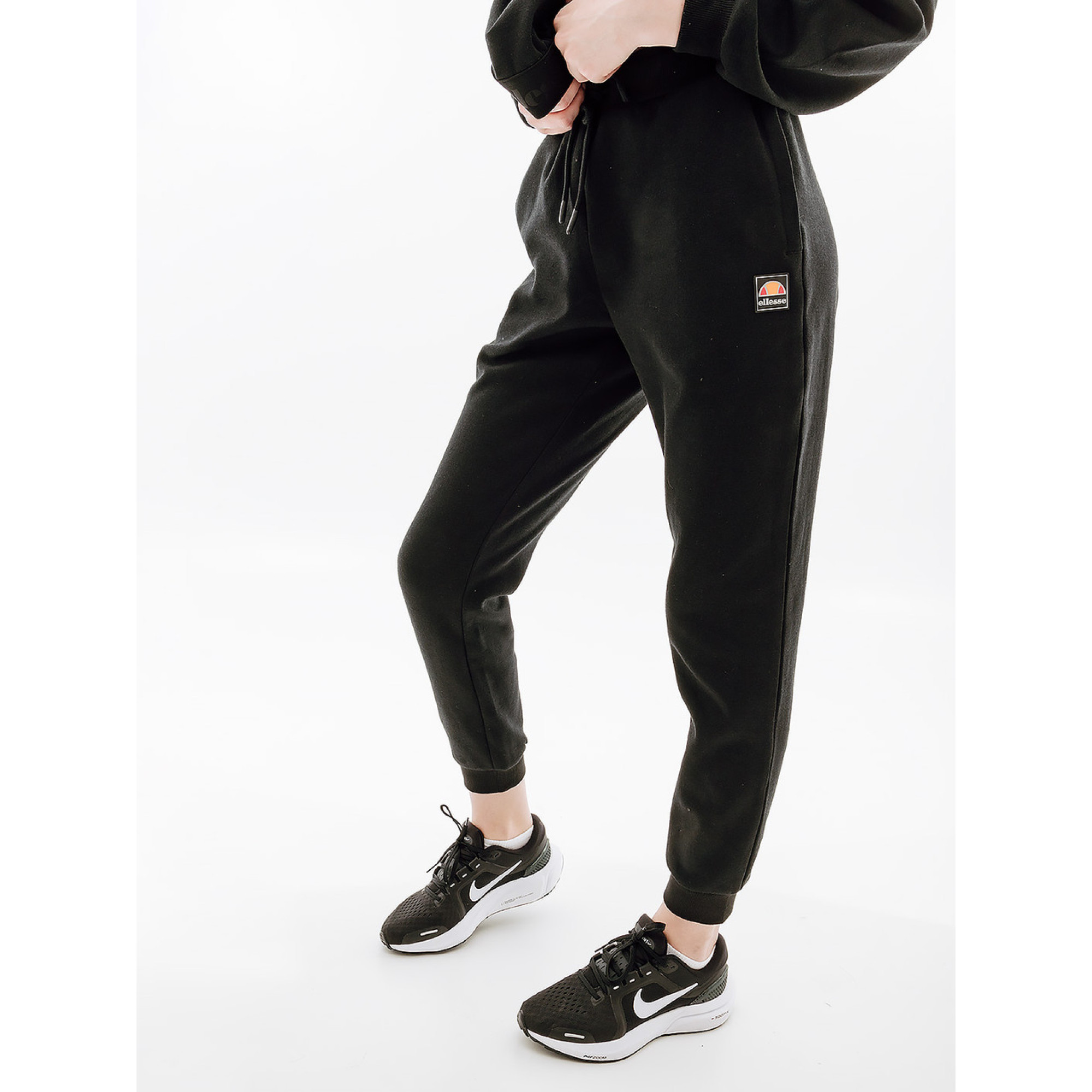 Жіночі Штани Ellesse Speralla Jog Pant Чорний XL (7dSRR17806-011 XL) - Robinzon.ua