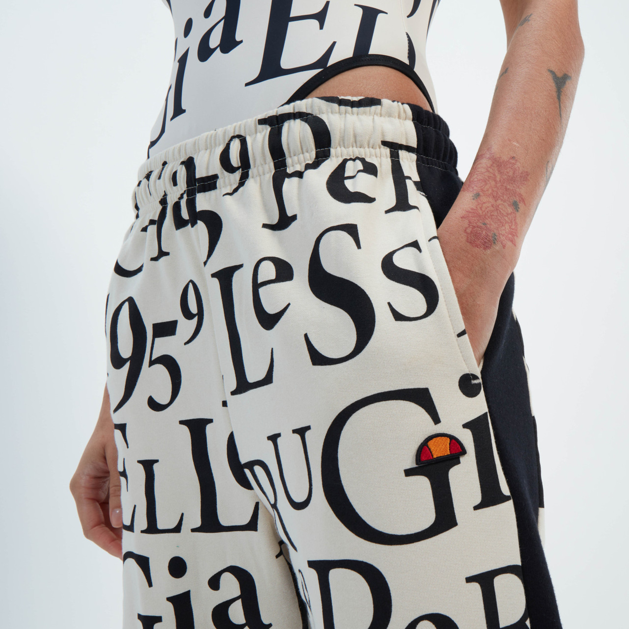 Жіночі Штани Ellesse Pant Jog Різнокольоровий M (7dSGT19168-904 M) - 4 - Robinzon.ua