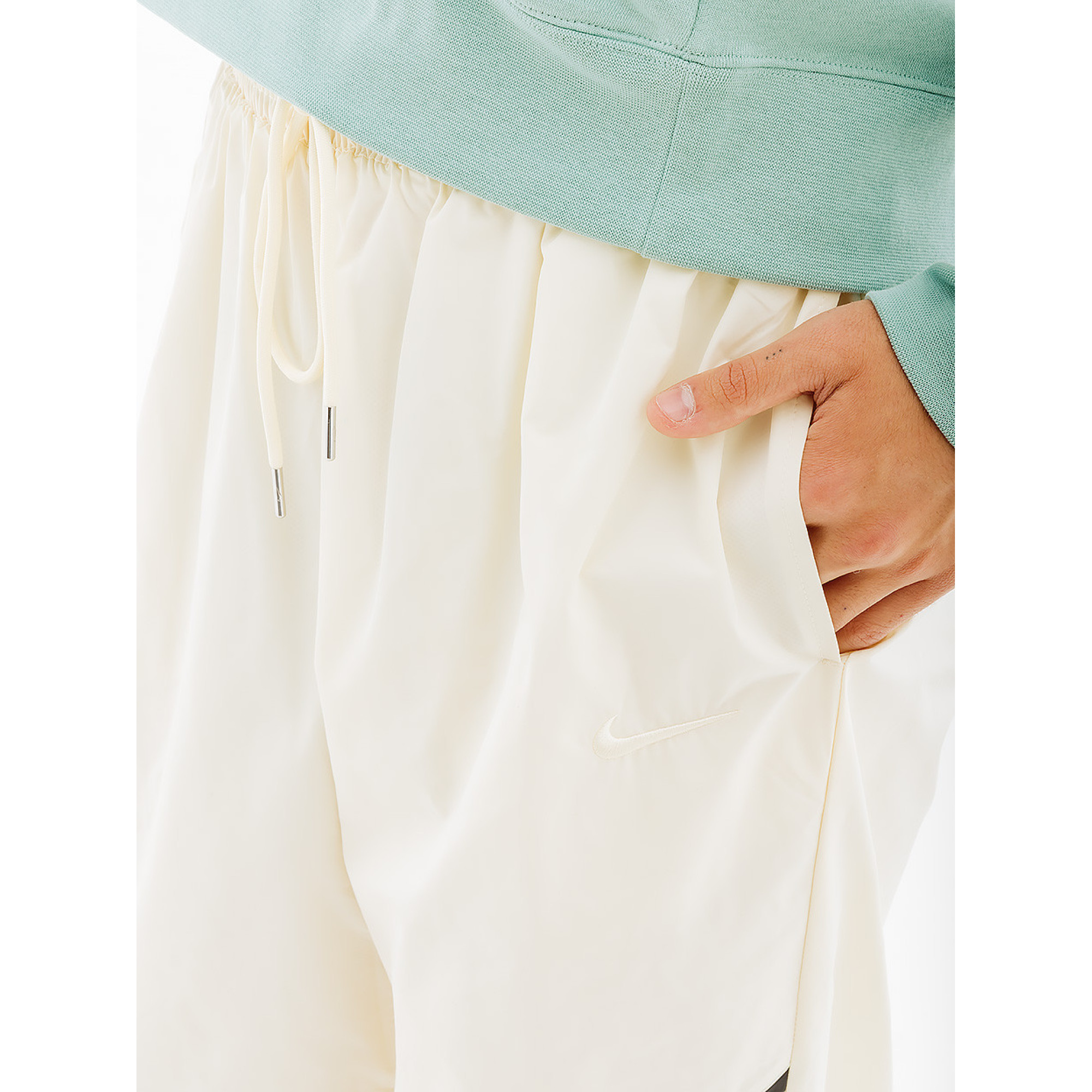 Чоловічі Штани Nike SWOOSH PANT Бежевий XL (7dFB7880-113 XL) - 1 - Robinzon.ua