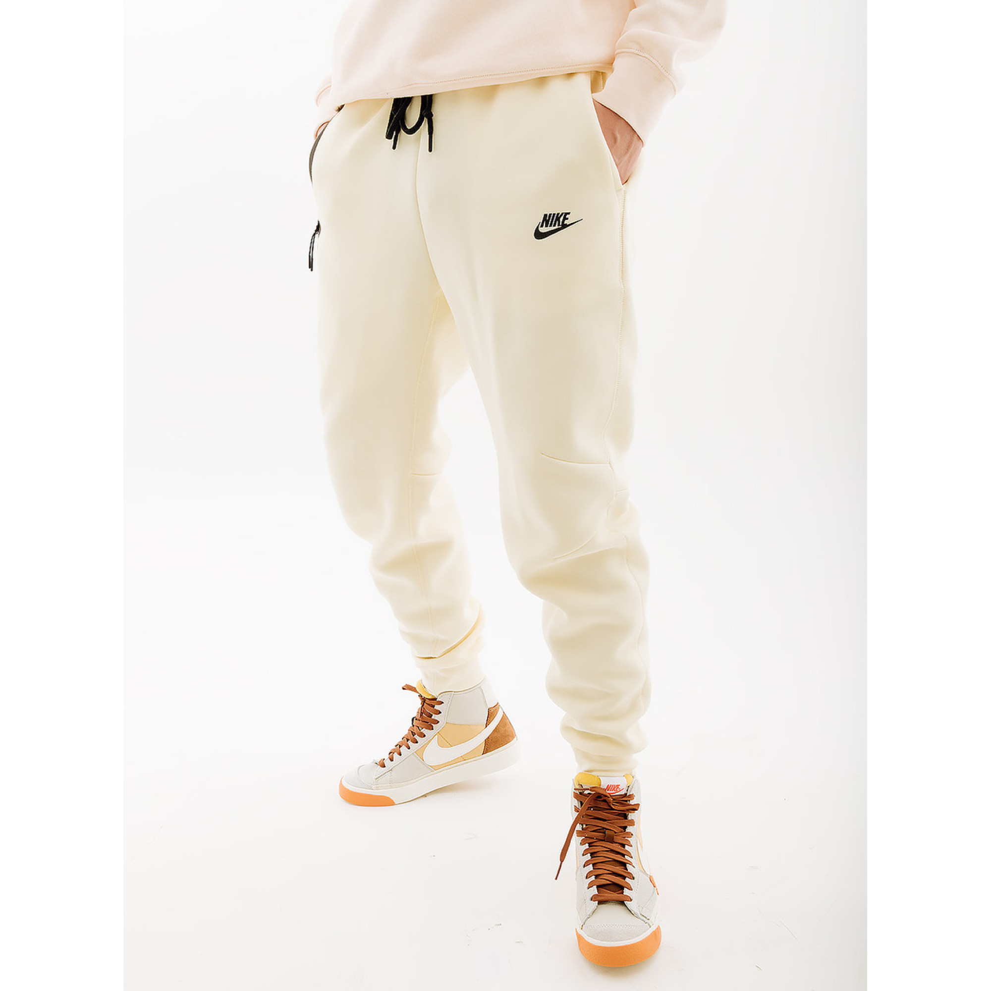 Чоловічі Штани Nike JGGR Бежевий L (7dFB8002-113 L) - Robinzon.ua