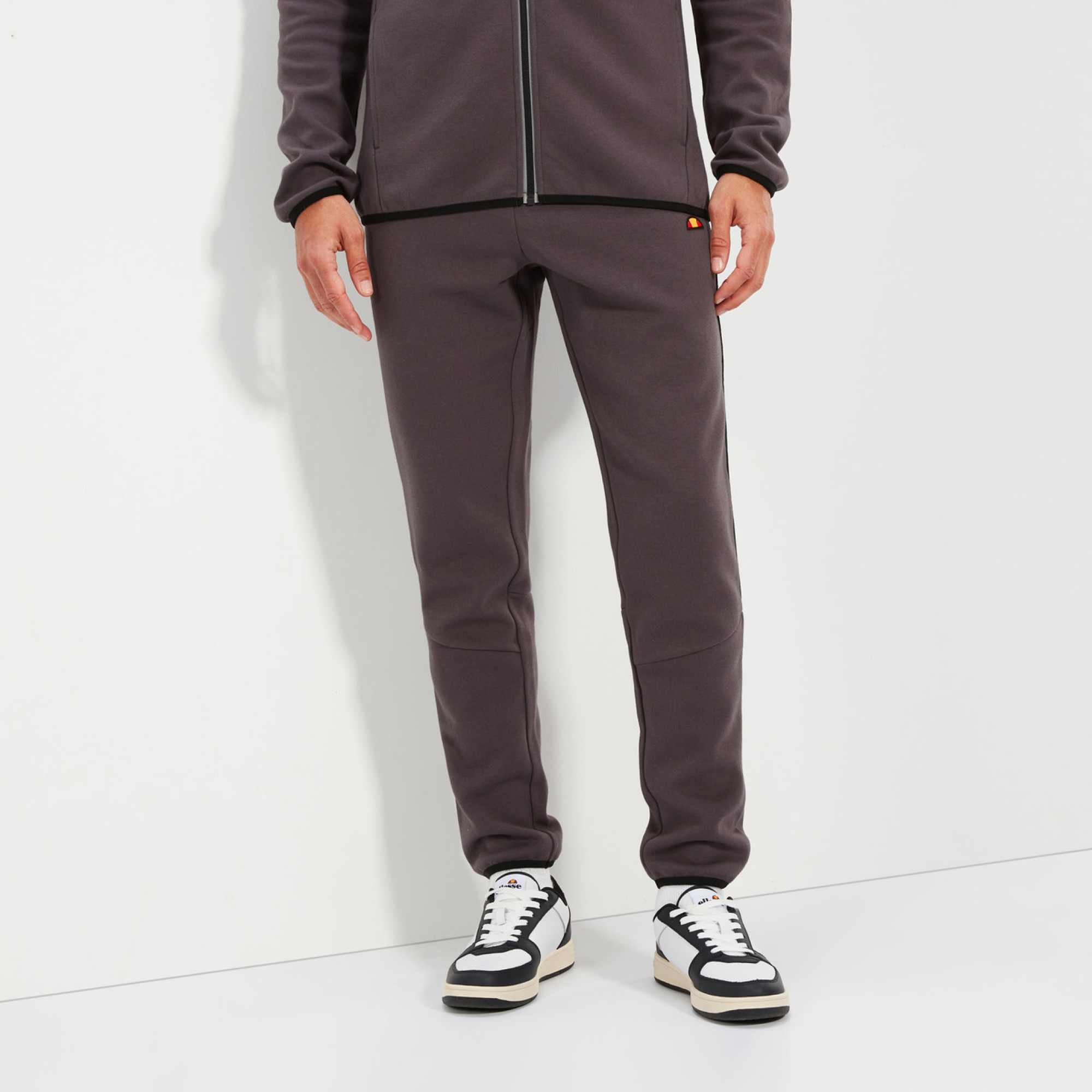 Чоловічі Штани Ellesse Speciale Track Pant Сірий 2XL (7dSXT19101-103 2XL) - 2 - Robinzon.ua