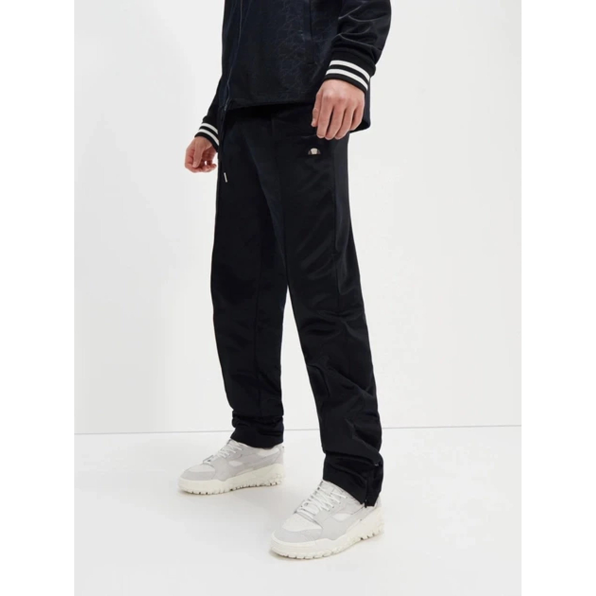 Чоловічі Штани Ellesse Salino Track pant Чорний S (7dSUV20194-011 S) - Robinzon.ua