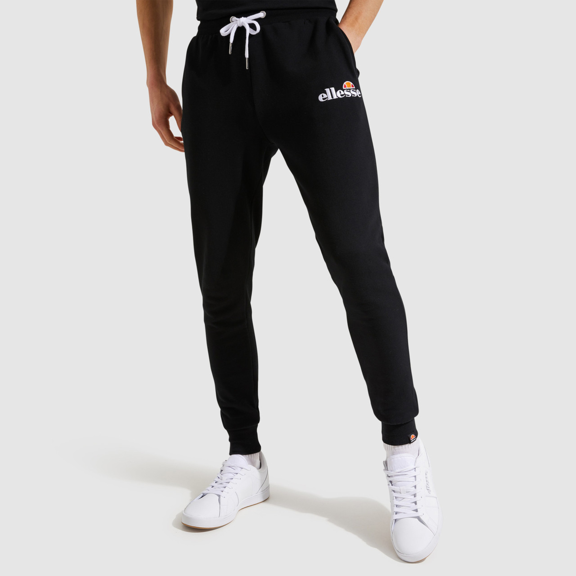 Чоловічі Штани Ellesse Nioro Jog Pant Чорний L (7dSHS08783-011 L) - Robinzon.ua