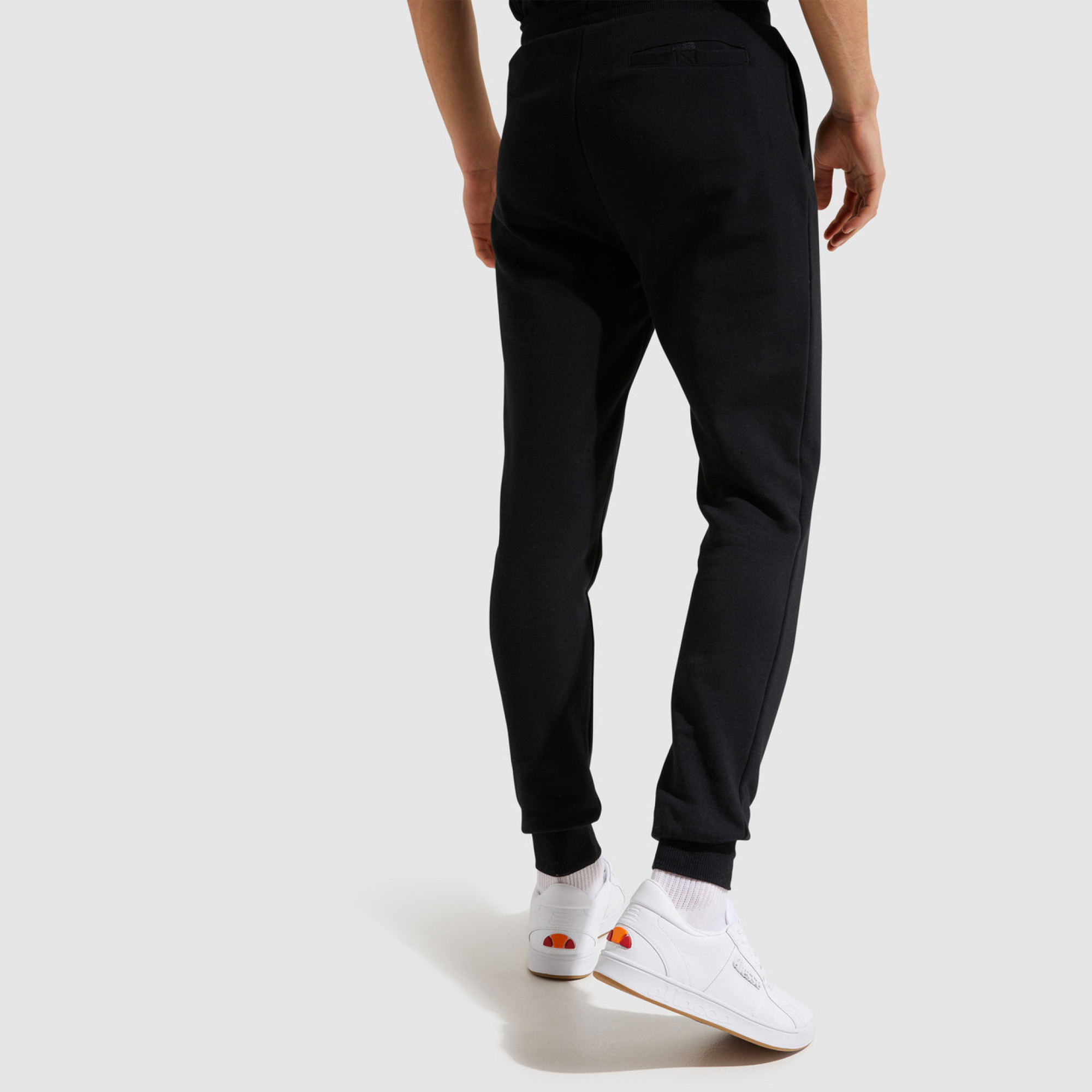 Чоловічі Штани Ellesse Nioro Jog Pant Чорний L (7dSHS08783-011 L) - 2 - Robinzon.ua