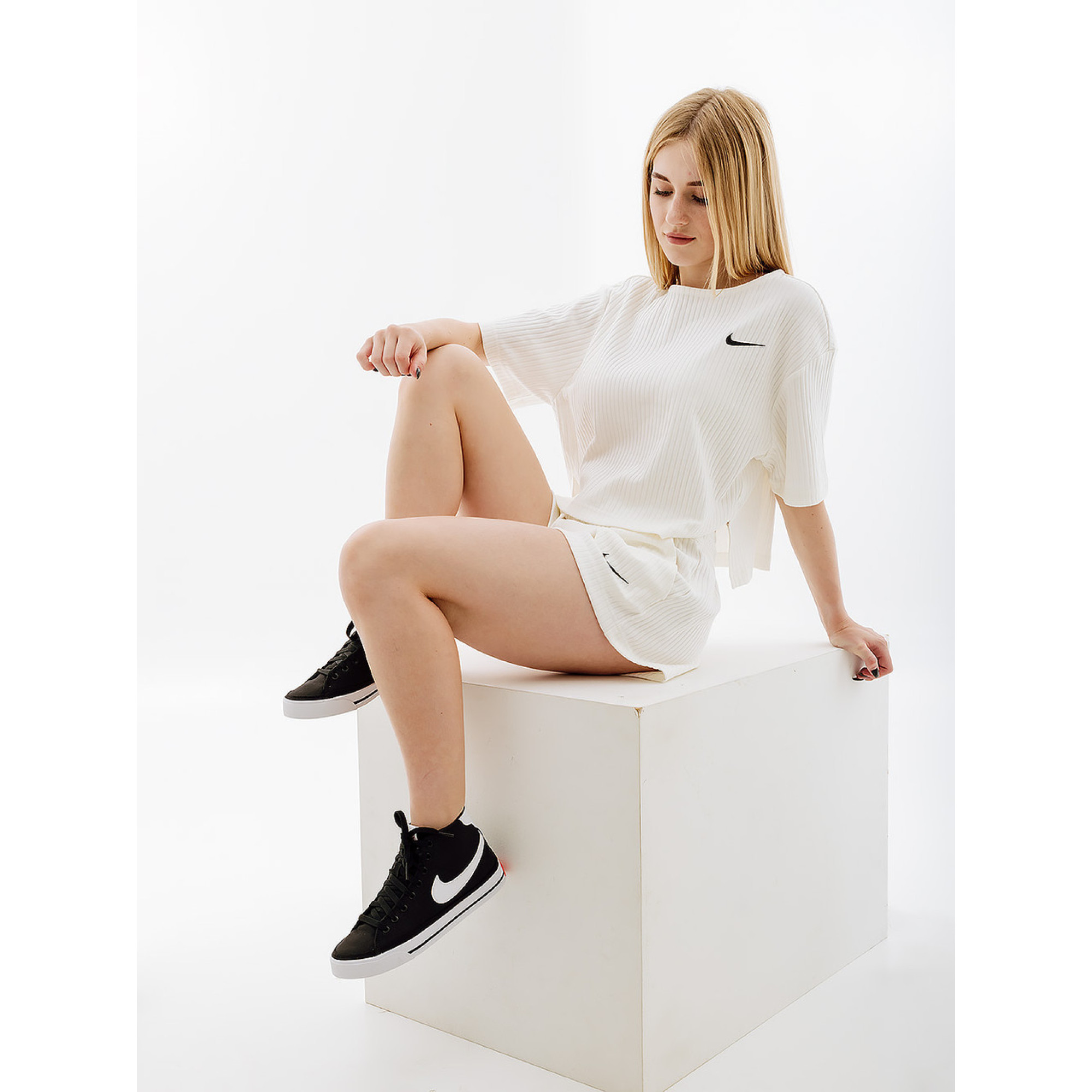 Жіночі Шорти Nike W NSW RIB JRSY SHORT Бежевий L (7dDV7862-133 L) - 3 - Robinzon.ua