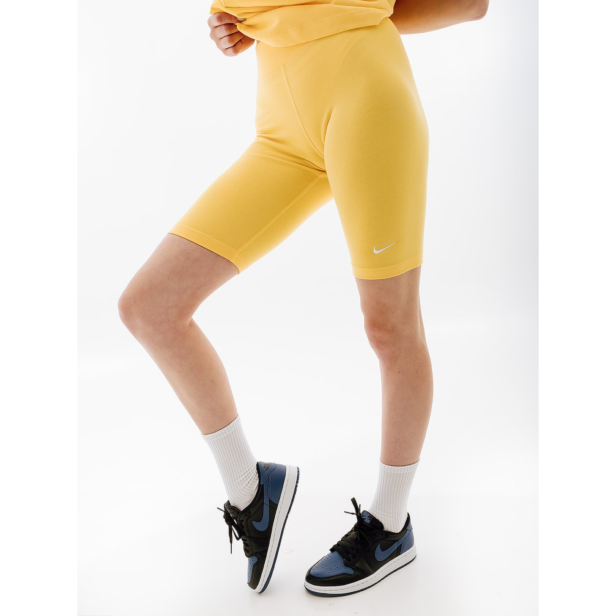 Жіночі Шорти Nike W NSW ESSNTL MR BIKER SHORT Жовтий  S (7dCZ8526-795 S) - Robinzon.ua
