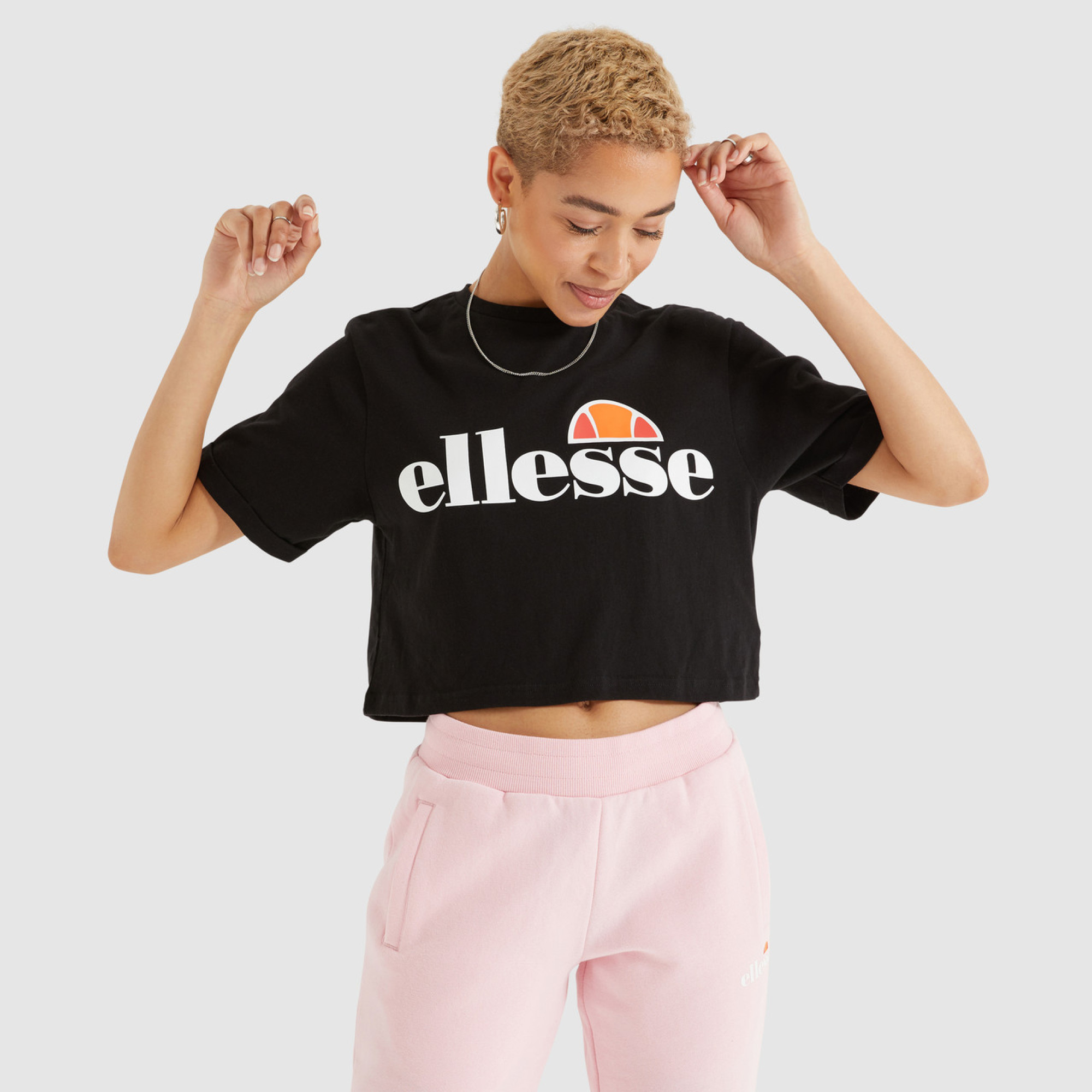 Жіноча Футболка Ellesse Alberta Cropped Tee Чорний S (7dSGS04484-001 S) - Robinzon.ua