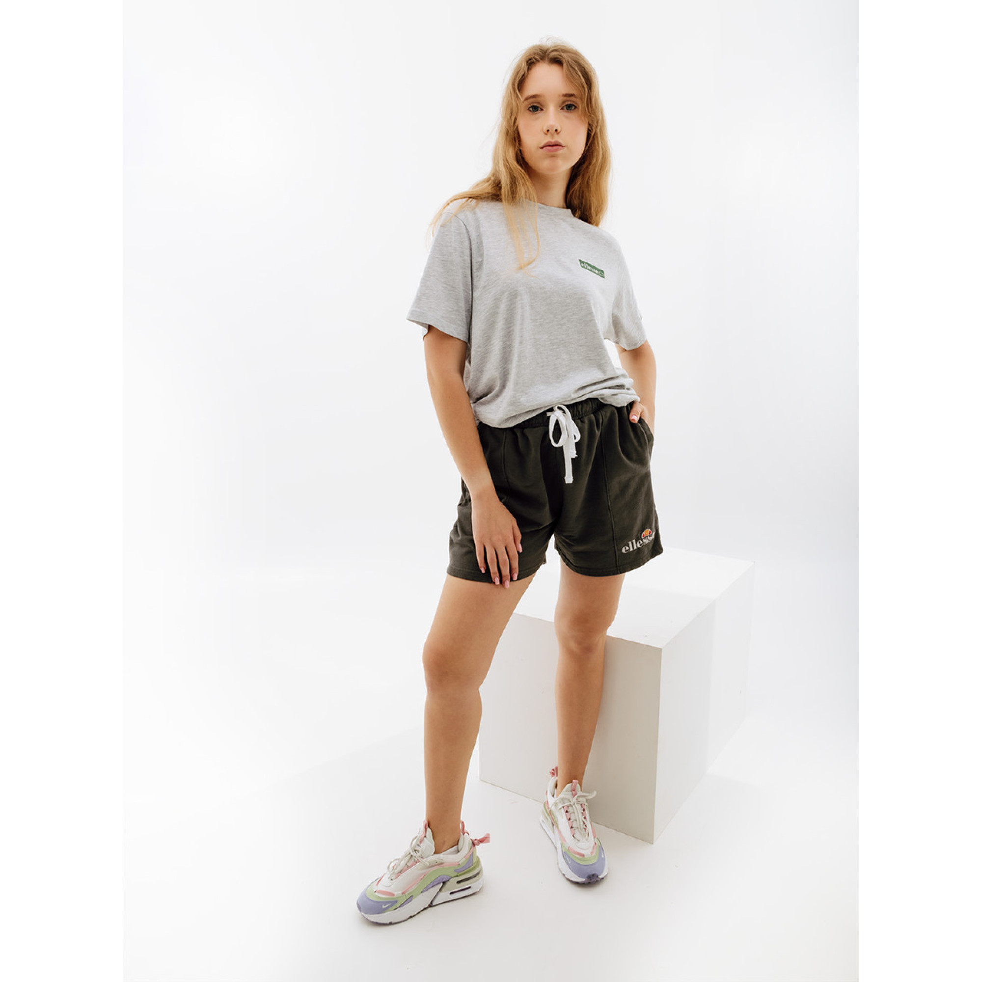 Жіноча Футболка Ellesse Floren Tee Сірий XL (7dSGR17776-131 XL) - 4 - Robinzon.ua