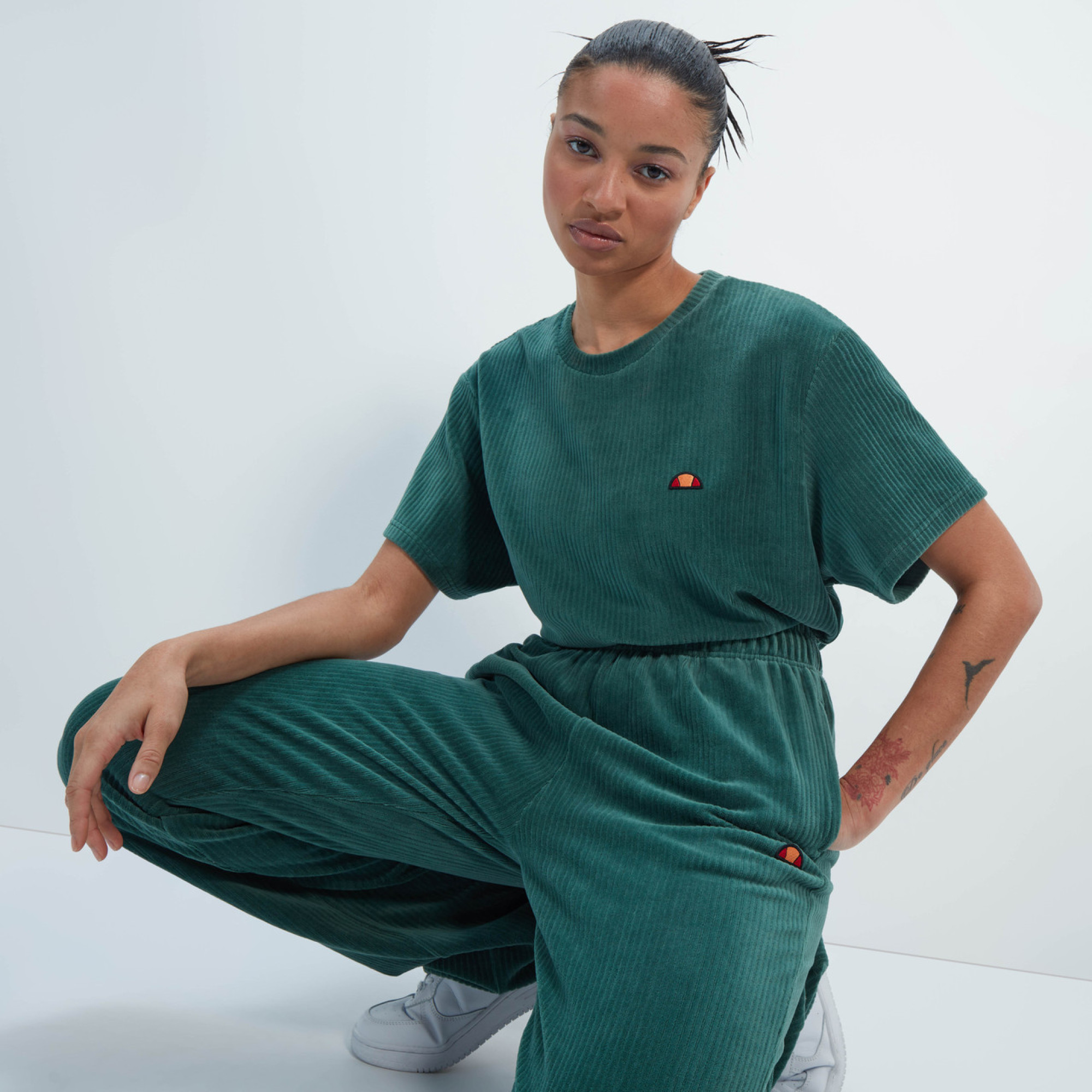 Жіноча Футболка Ellesse Vanenna Tee Зелений 2XS (7dSGT19423-502 2XS) - 1 - Robinzon.ua