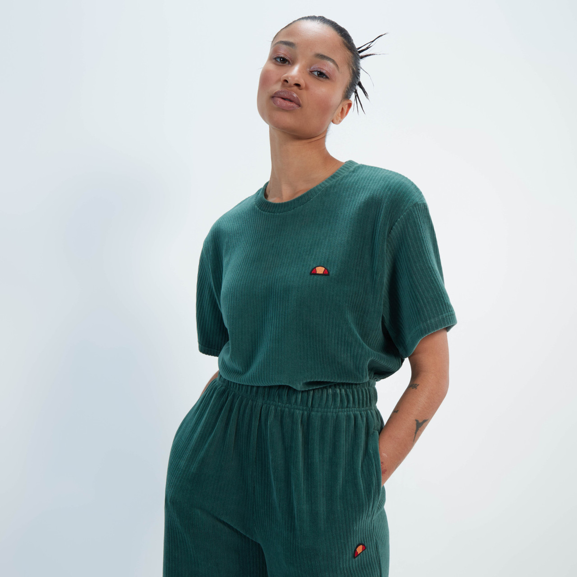 Жіноча Футболка Ellesse Vanenna Tee Зелений 2XS (7dSGT19423-502 2XS) - 2 - Robinzon.ua