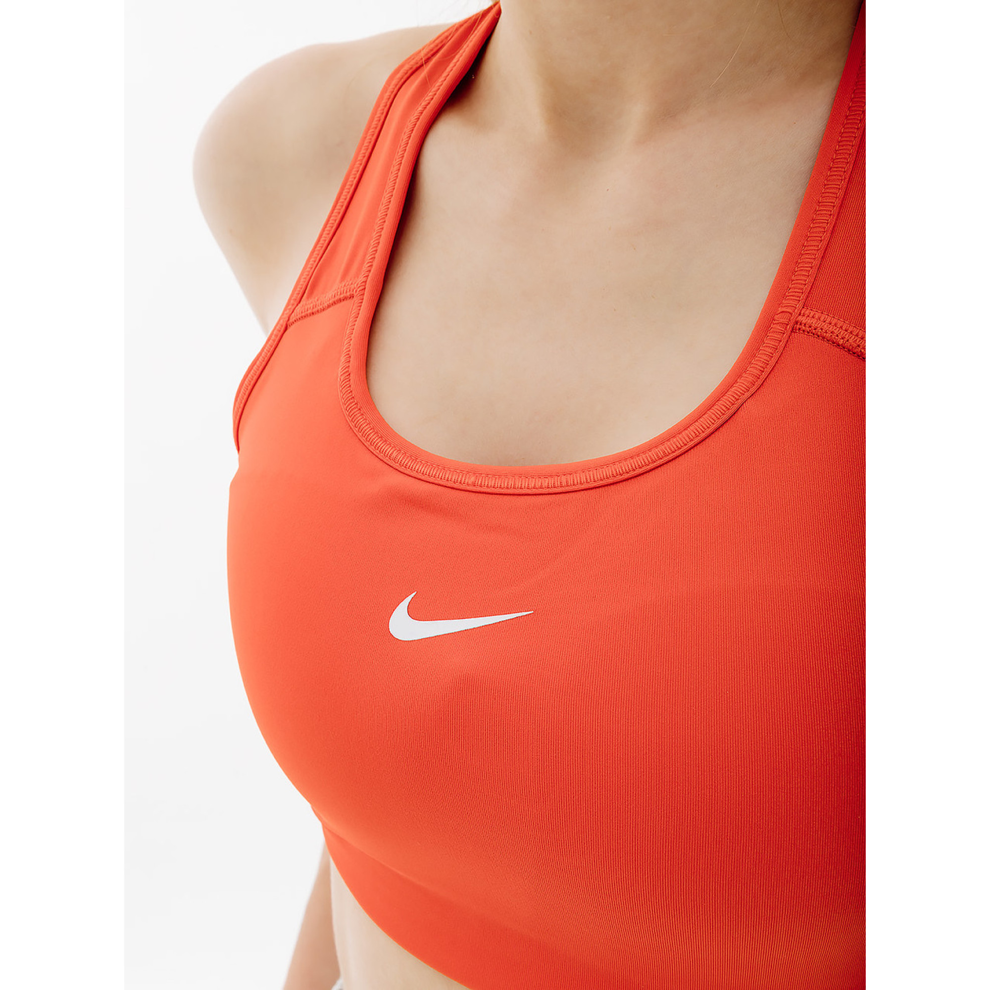 Женский Топ Nike SWOOSH BRA PAD Оранжевый XS (7dBV3636-633 XS) - 1 - Robinzon.ua