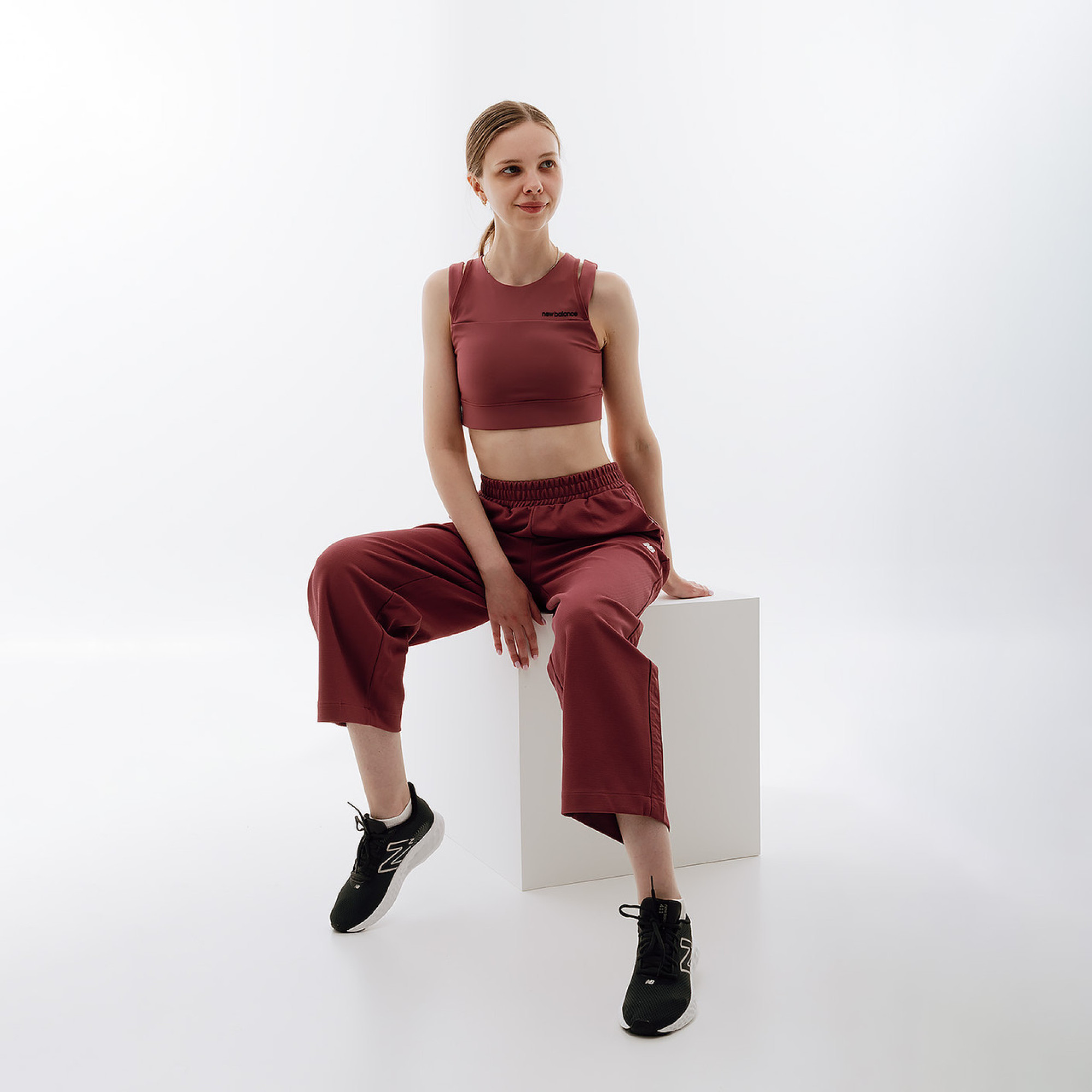 Жіночий Топ New Balance Shape Shield Crop Bra Бордовий XS (7dWB21110WAD XS) - Robinzon.ua