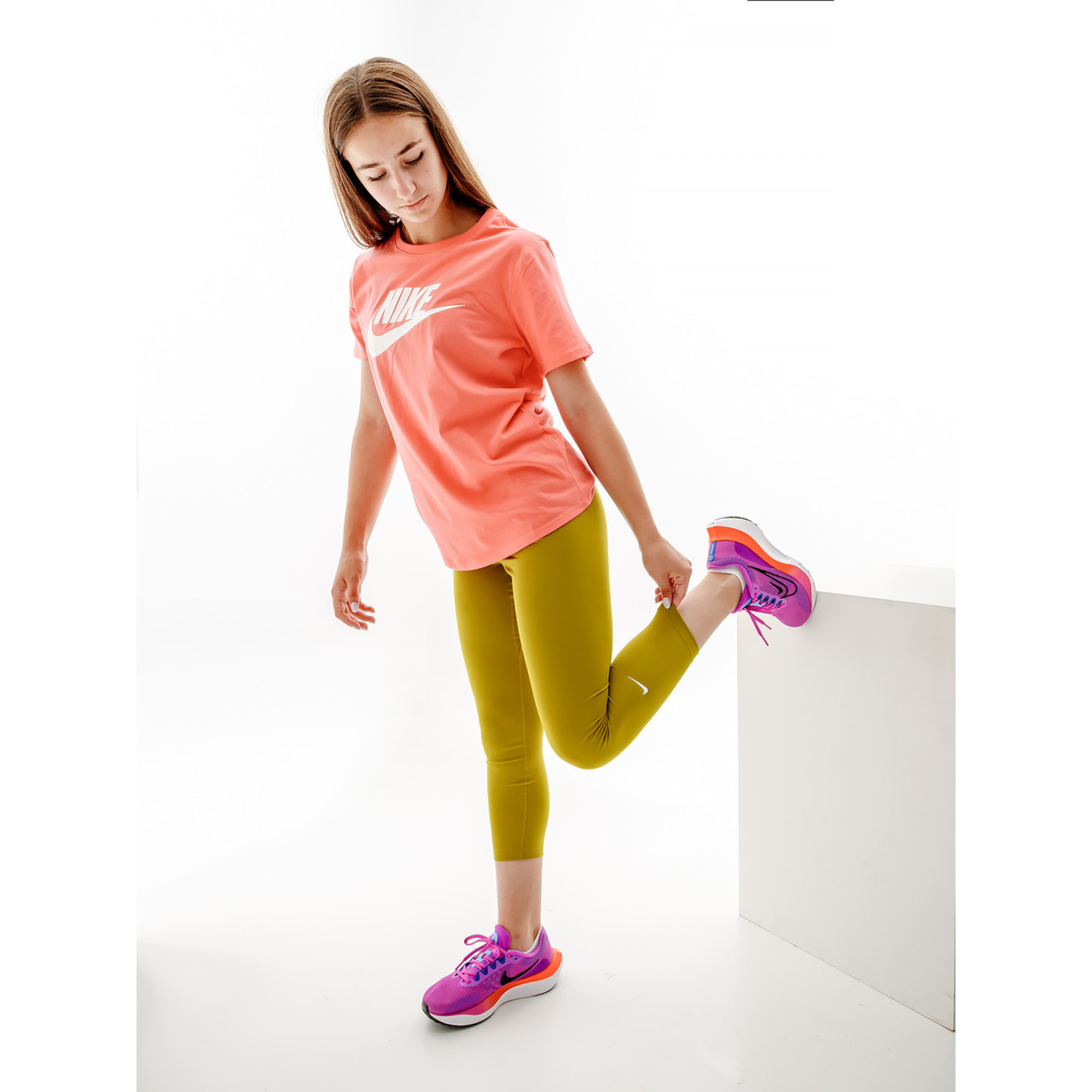 Жіночі Легінси Nike W NK ONE DF HR CROP TGHT Хакі  S (7dDM7276-390 S) - 3 - Robinzon.ua