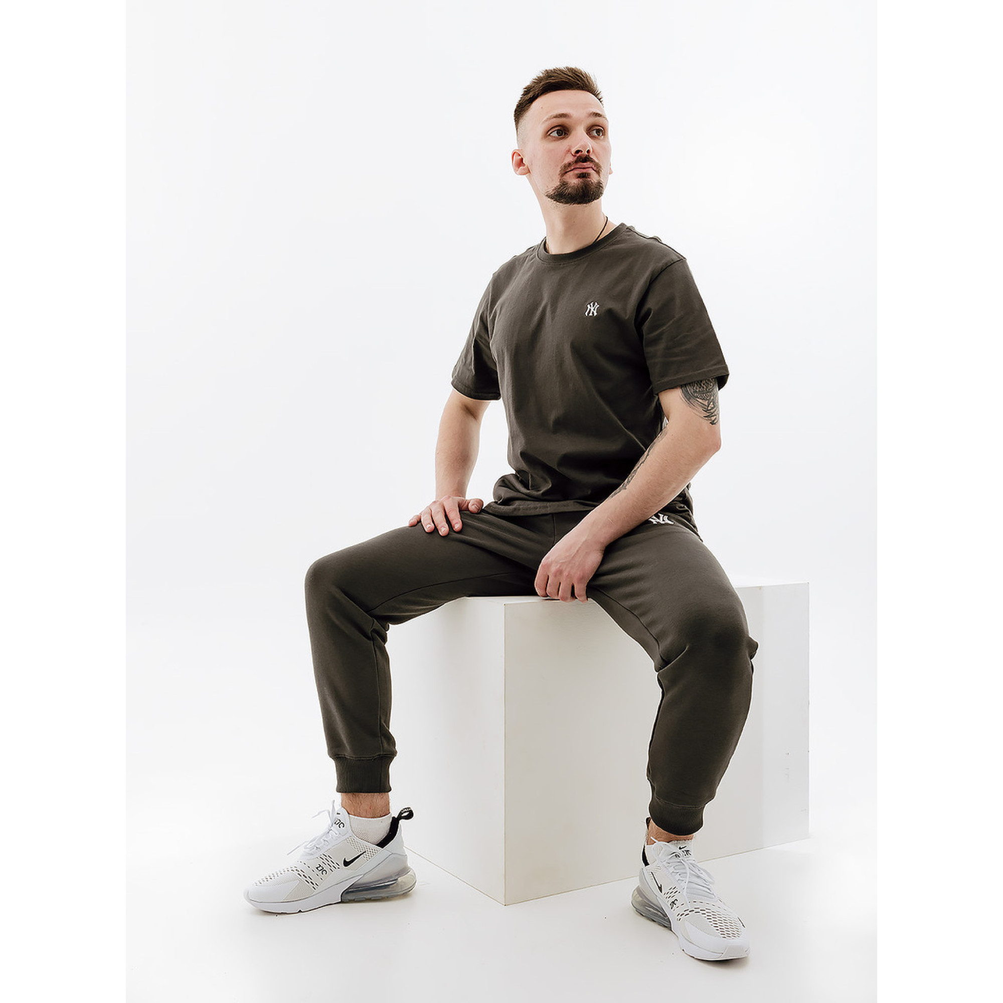 Чоловіча Футболка 47 Brand NEW YORK YANKEES BASE RUNNER Сірий S (7d564976CC-FS S) - Robinzon.ua