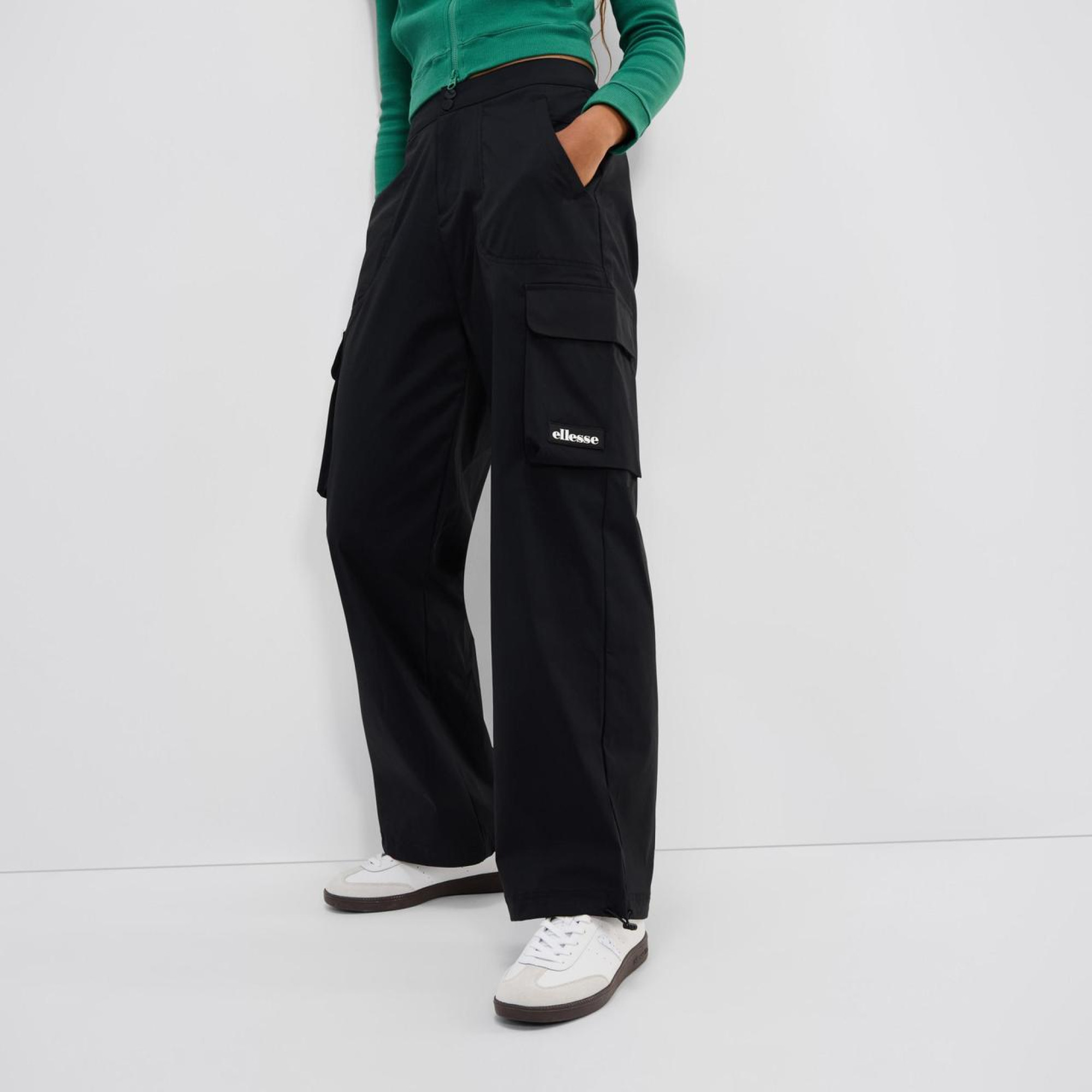 Жіночі Штани Ellesse Ristrellas Cargo Pant Чорний XS (7dSGX21168-011 XS) - Robinzon.ua