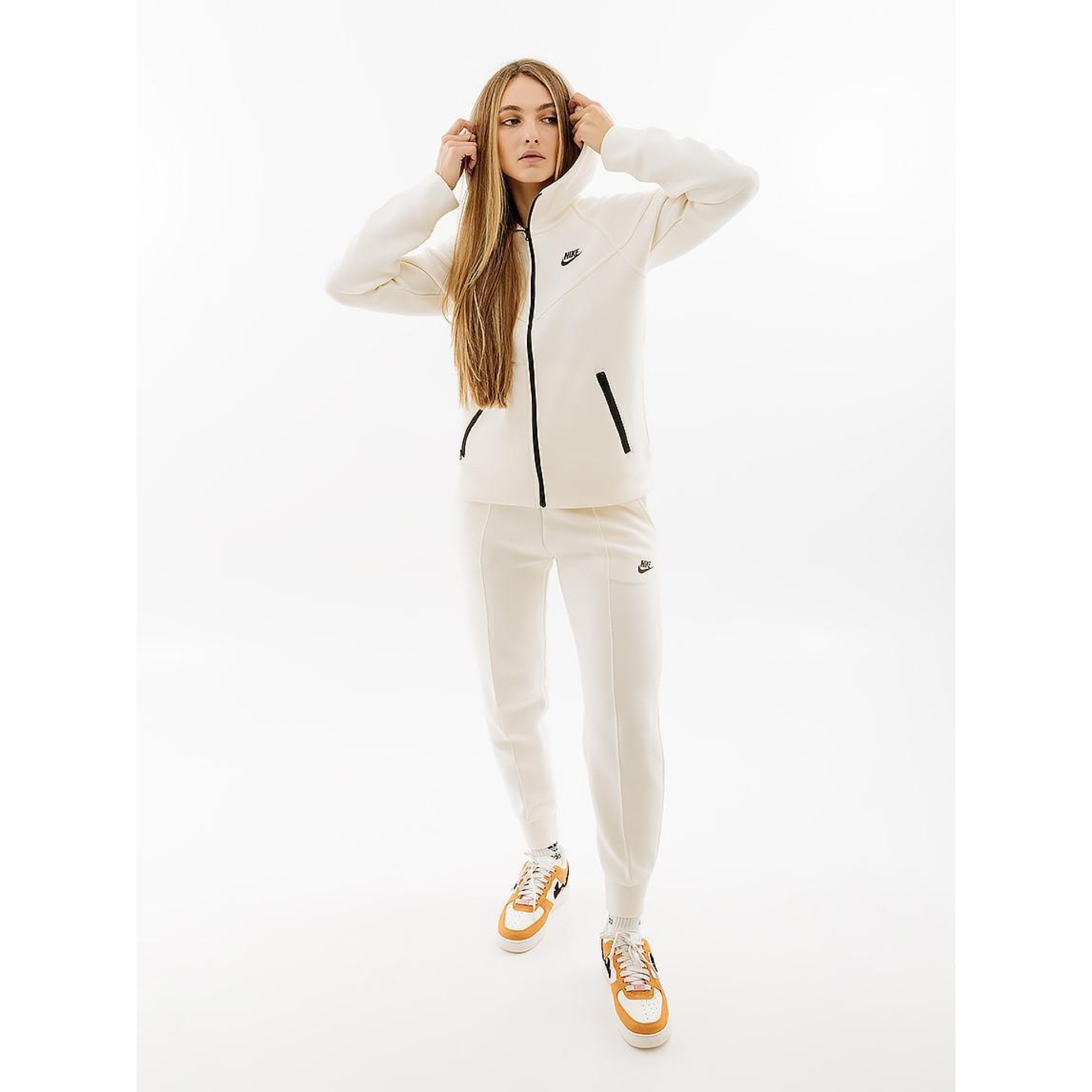 Жіноча Толстовка Nike W TCH FLC WR FZ HDY Білий L (7dFB8338-110 L) - 2 - Robinzon.ua