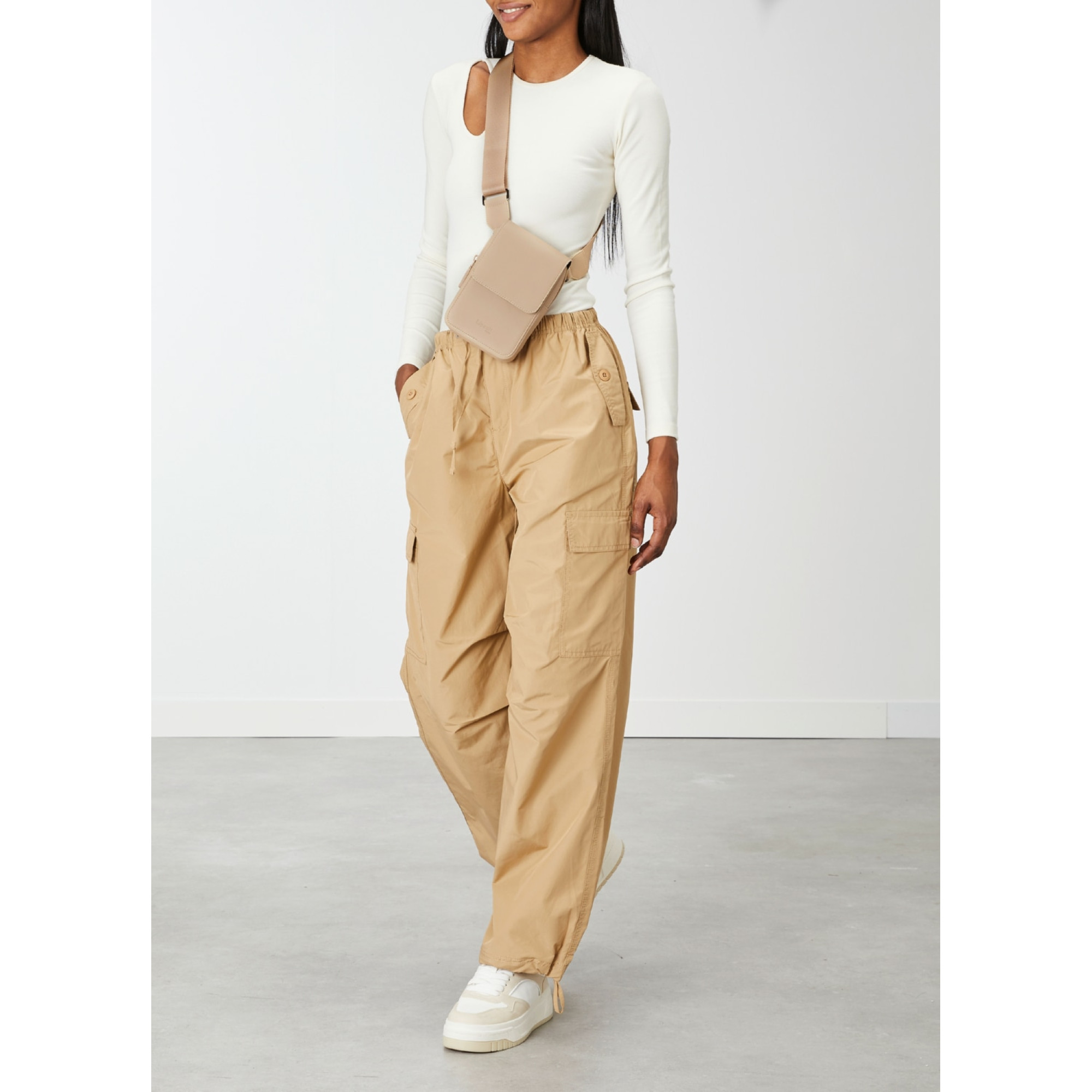 Плечова сумка LOST IN BERLIN ICED LATTE - 6 - Robinzon.ua