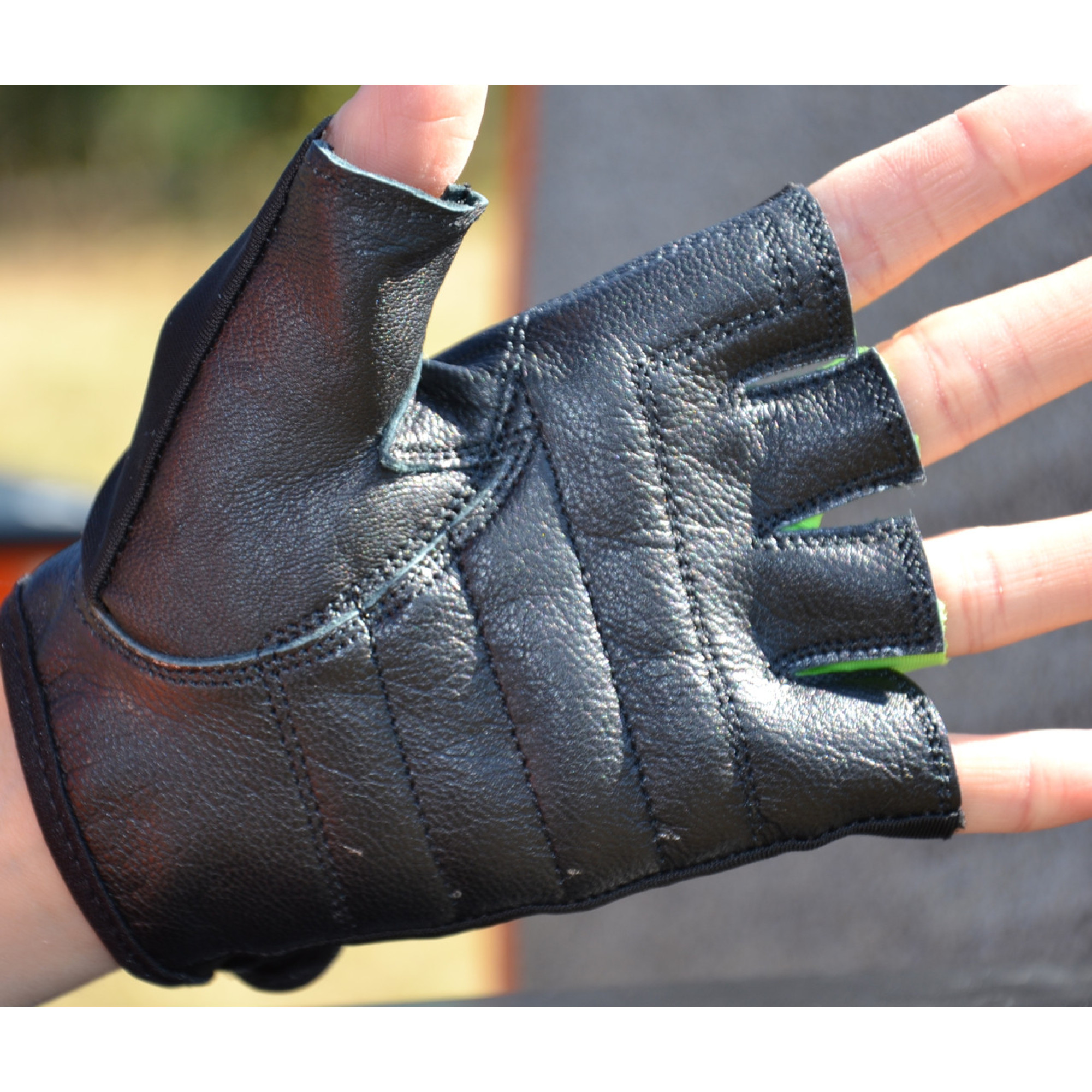 Перчатки для фитнеса и тяжелой атлетики MadMax MFG-251 Rainbow Green M - 6 - Robinzon.ua