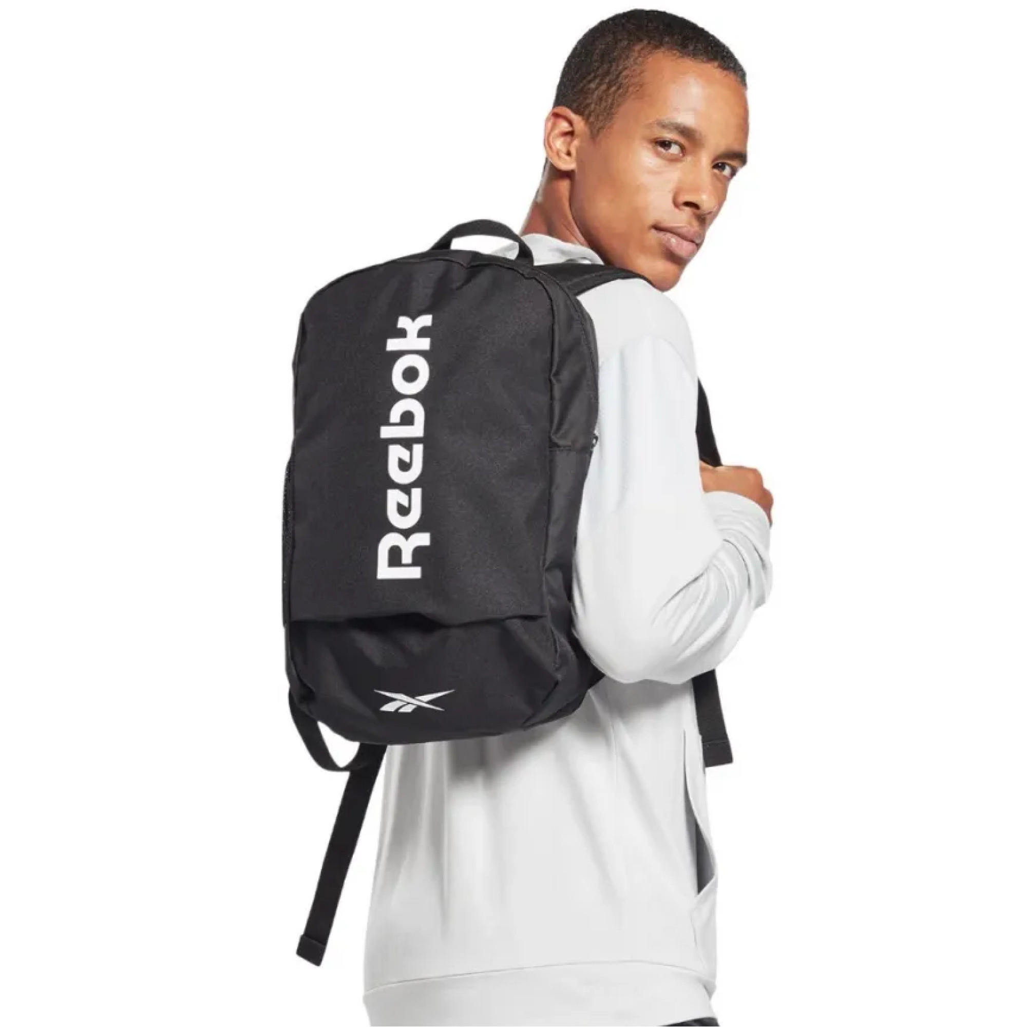 Невеликий спортивний рюкзак 15L Reebok Act Core LL BKP M чорний - 3 - Robinzon.ua