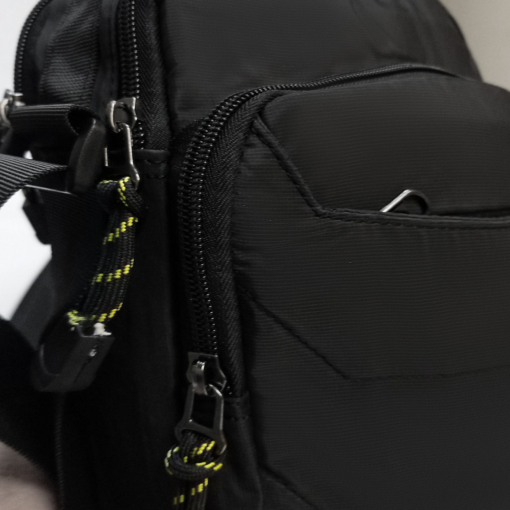 Чоловіча сумка на плече Lanpad чорна - 4 - Robinzon.ua