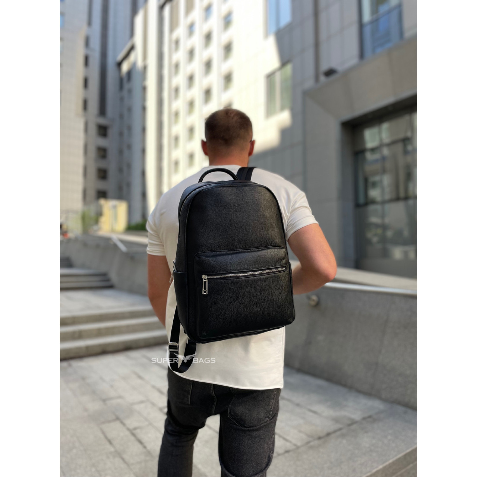 Чоловічий шкіряний рюкзак міський для ноутбука та документів чорний Tiding Bag 81809 - 1 Чоловічий шкіряний рюкзак міський для ноутбука та документів чорний Tiding Bag 81809 - 1 - Robinzon.ua
