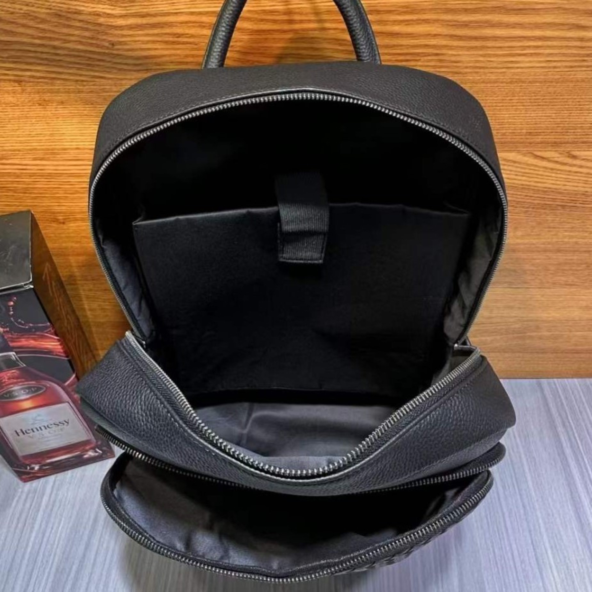 Рюкзак мужской кожаный. Черный городской рюкзак для ноутбука и документов Tiding Bag 22727 - 4 - Robinzon.ua