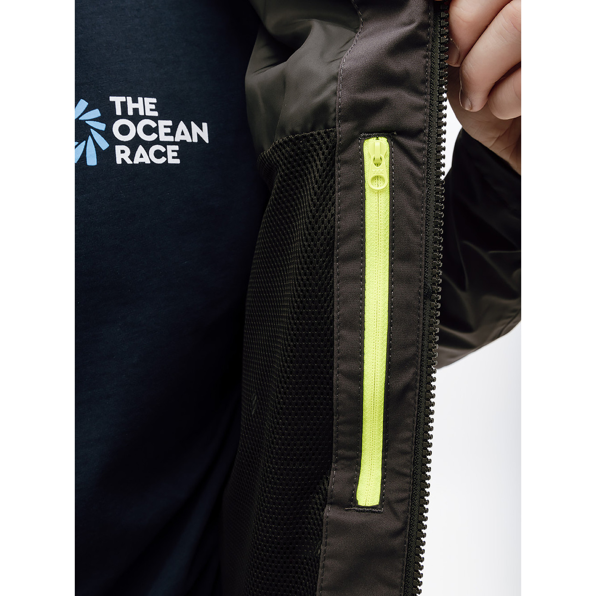 Чоловіча Куртка HELLY HANSEN HP RACING JACKET Чорний M (7d30205-980 M) - 1 - Robinzon.ua