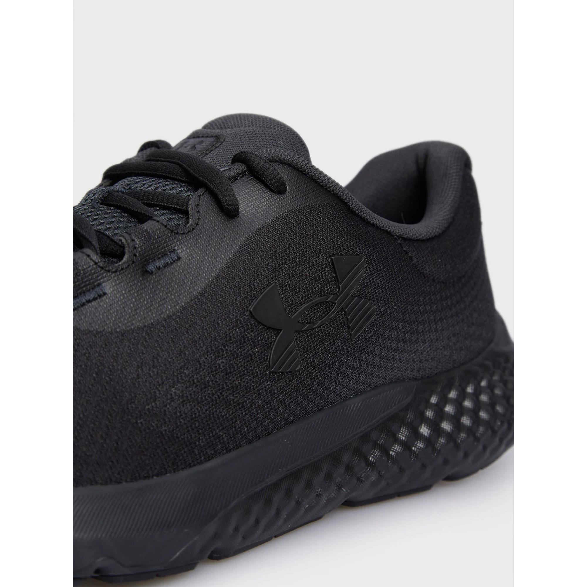 Чоловічі Кросівки Under Armour Rouge 4 Чорний 45.5 (7d3026998-002 45.5) - 1 - Robinzon.ua