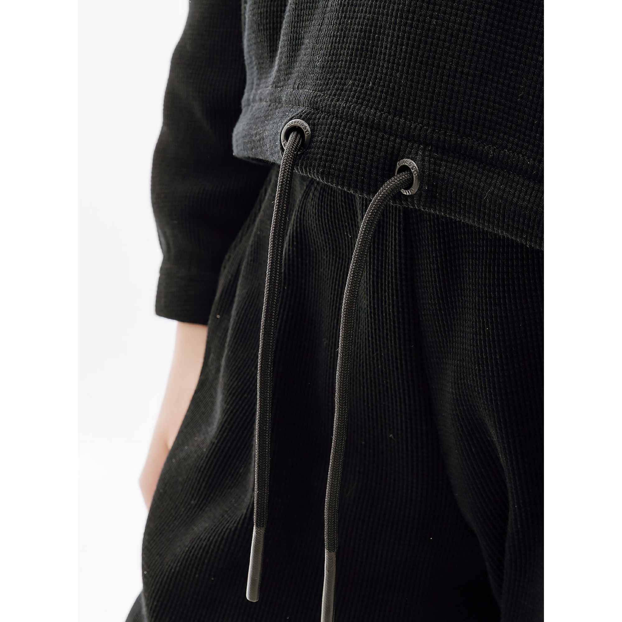 Жіноча Спортивна кофта Ellesse Oprello Crop Track Top Чорний XL (7dSRR17807-011 XL) - 3 - Robinzon.ua