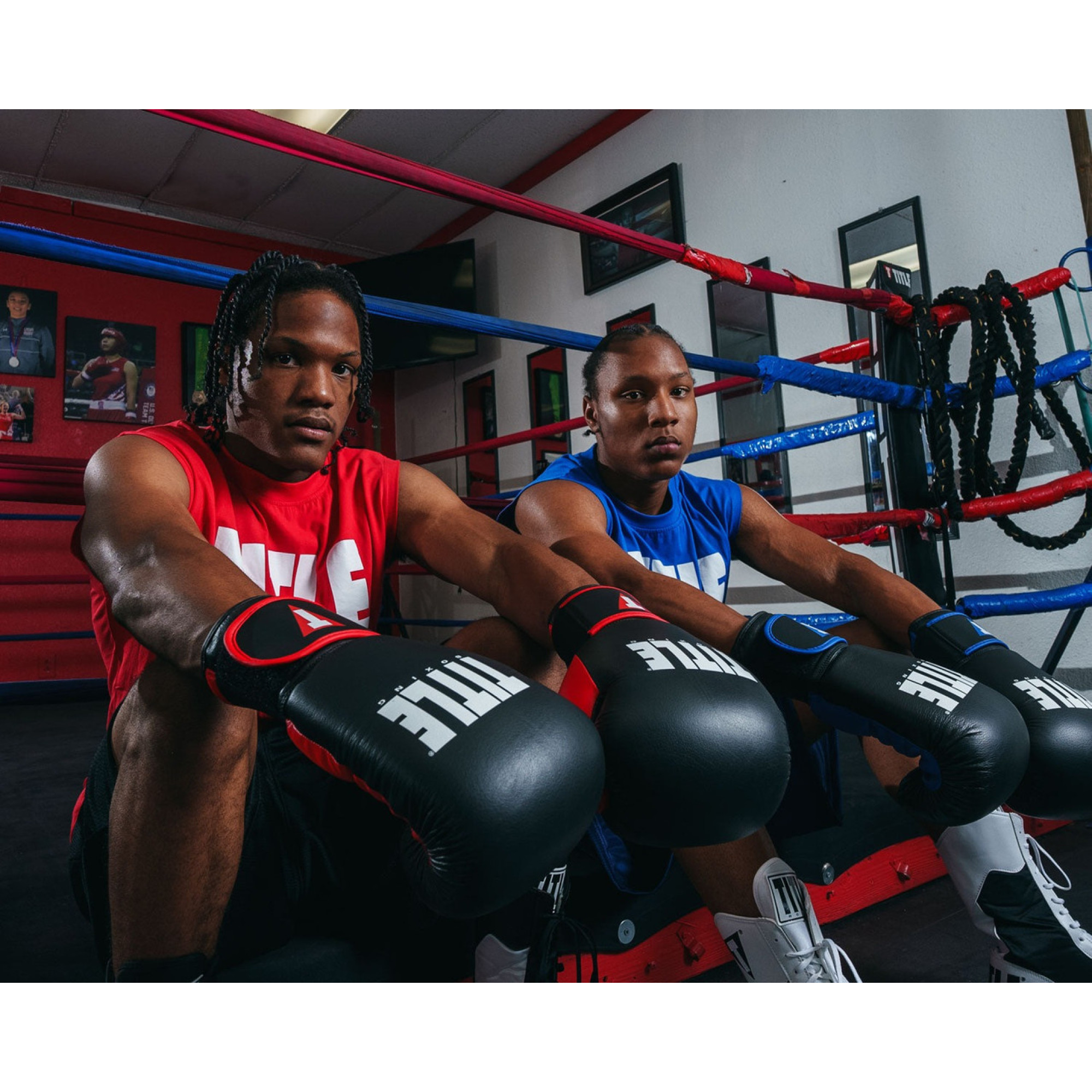 Боксерські рукавиці TITLE Boxing Dynamic Strike Black/Blue 14 oz - 5 - Robinzon.ua