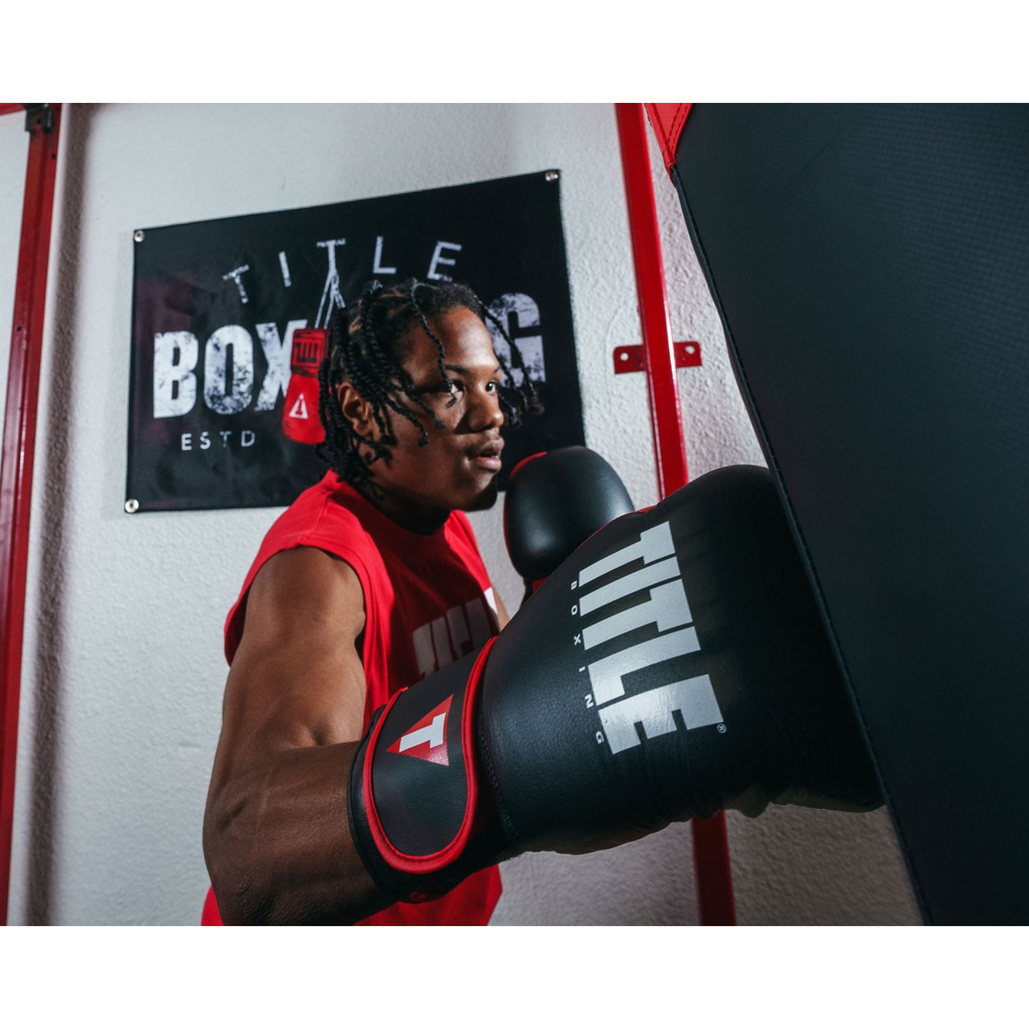 Боксерські рукавиці TITLE Boxing Dynamic Strike Black/Red 12 oz - 6 - Robinzon.ua