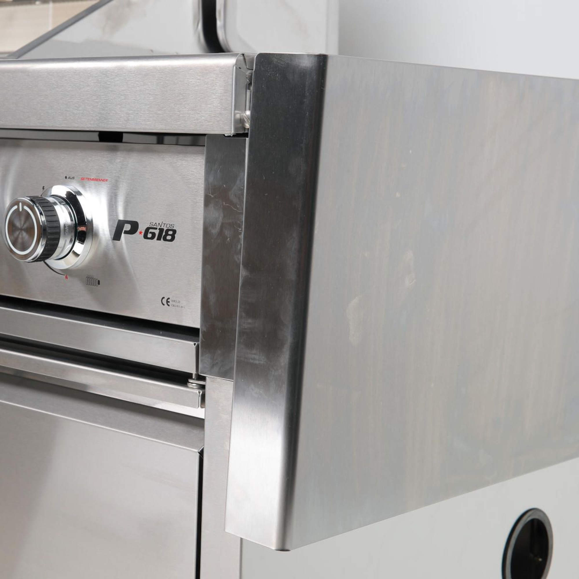 Газовий гриль SANTOS P-618, з бічним і заднім пальниками, нержавіюча сталь 900327 - 5 - Robinzon.ua