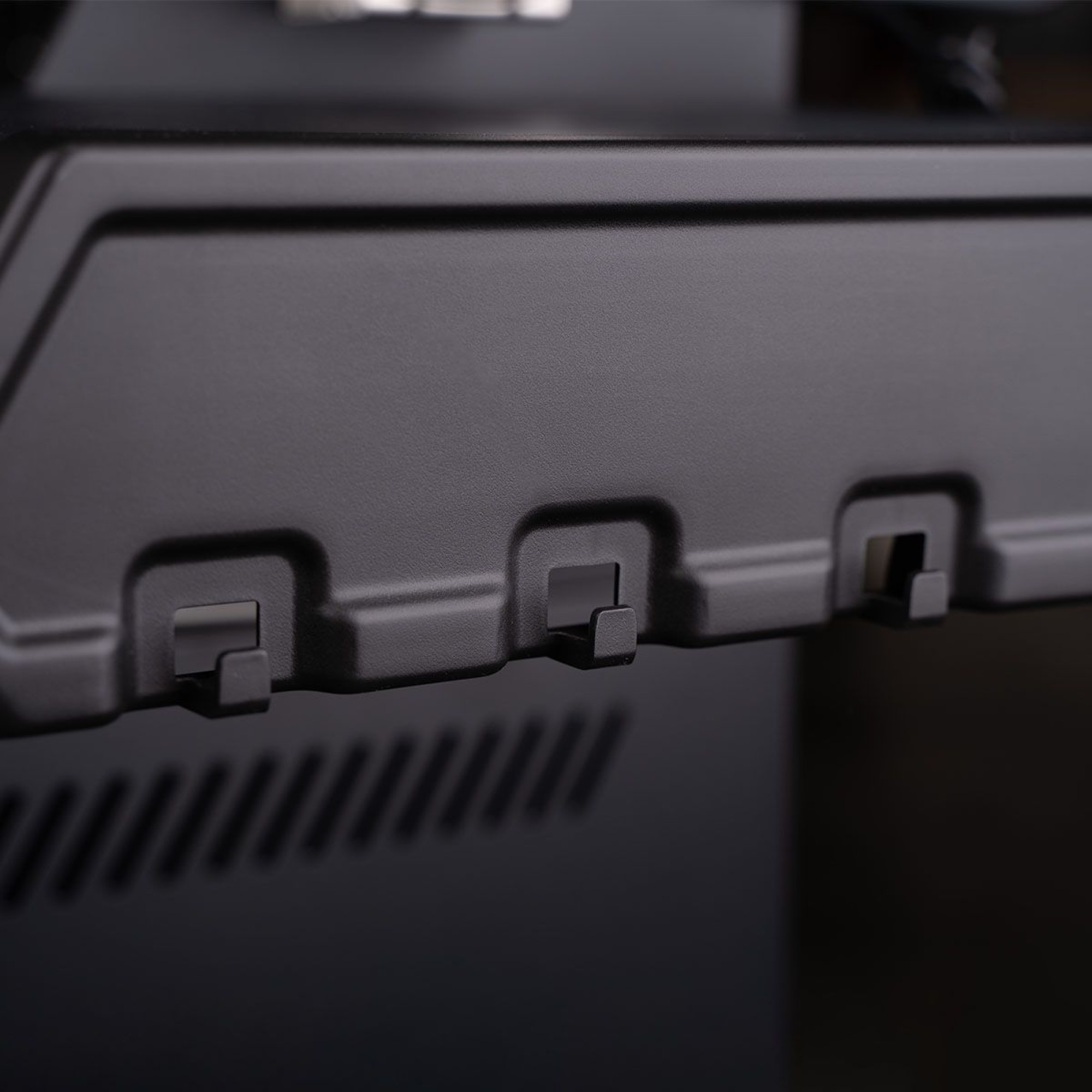 Газовий гриль SANTOS S-318 Black, з бічним і заднім пальниками, чорний 900273 - 3 - Robinzon.ua