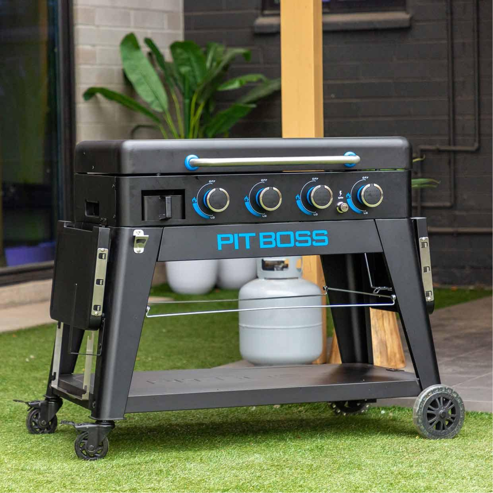 Портативний газовий гриль-планча Pit Boss Ultimate, на 4 пальники, зйомний, зі столом, 10813 - 4 - Robinzon.ua