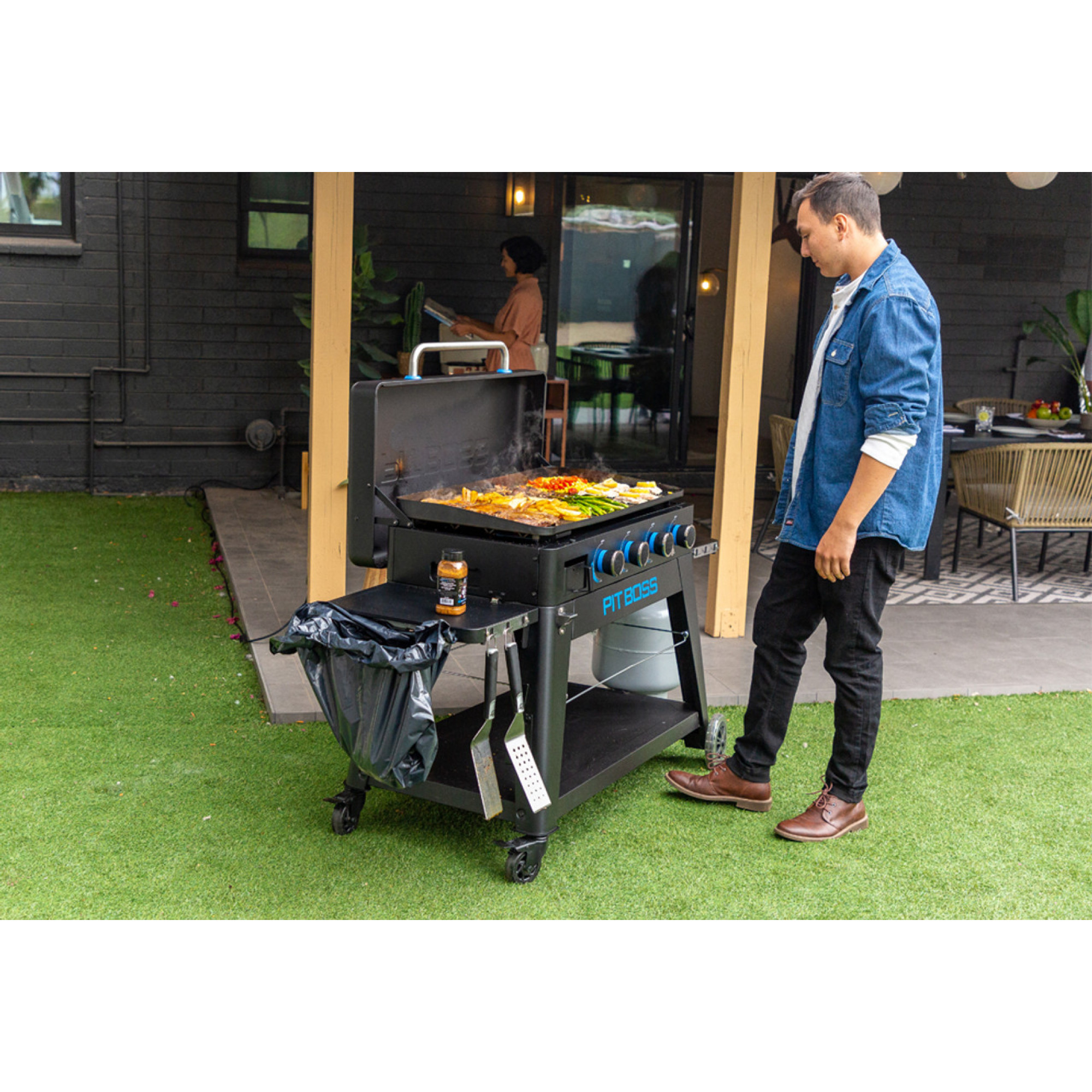 Портативний газовий гриль-планча Pit Boss Ultimate, на 4 пальники, зйомний, зі столом, 10813 - 6 - Robinzon.ua