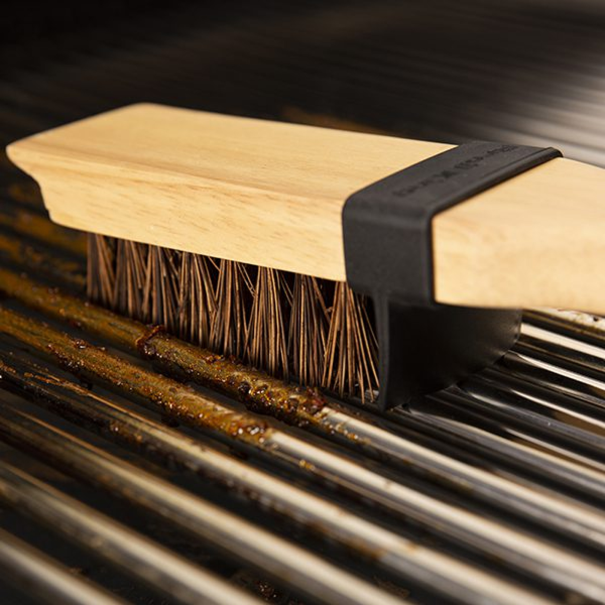 Деревянная щетка с щетиной из пальмиры Broil King 65228. - 1 - Robinzon.ua