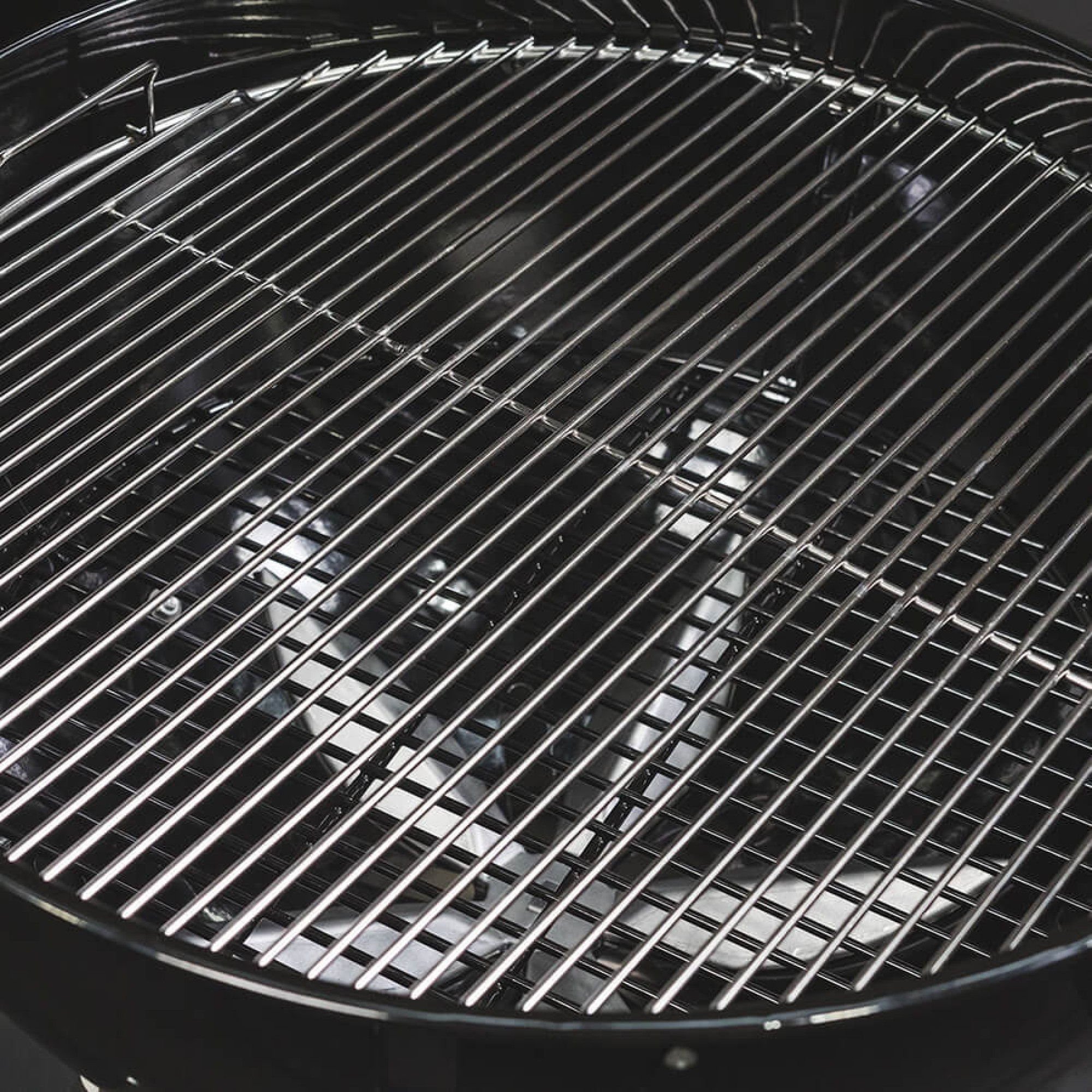 Вугільний гриль Slow and Sear Original Kettle Grill 57 см + кошик Deluxe SNS-KET-1 - 1 - Robinzon.ua