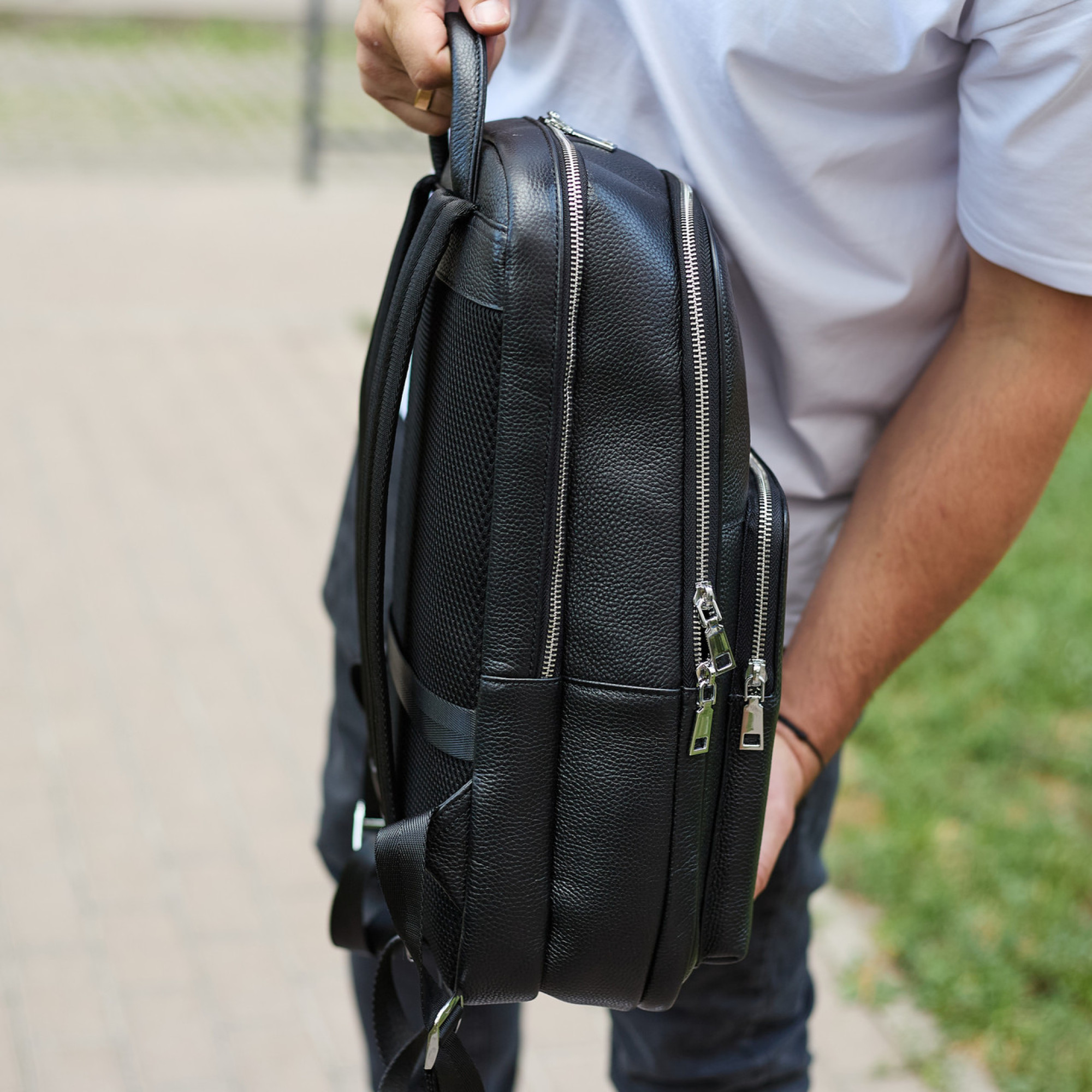 Кожаный мужской рюкзак классический черный из натуральной кожи качественный Tiding Bag 45239 - 2 - Robinzon.ua