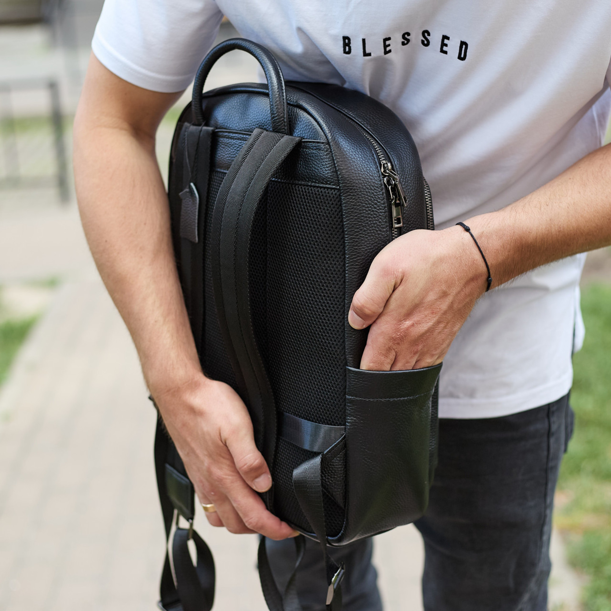 Кожаный мужской рюкзак классический черный из натуральной кожи качественный Tiding Bag 68932 - 3 - Robinzon.ua