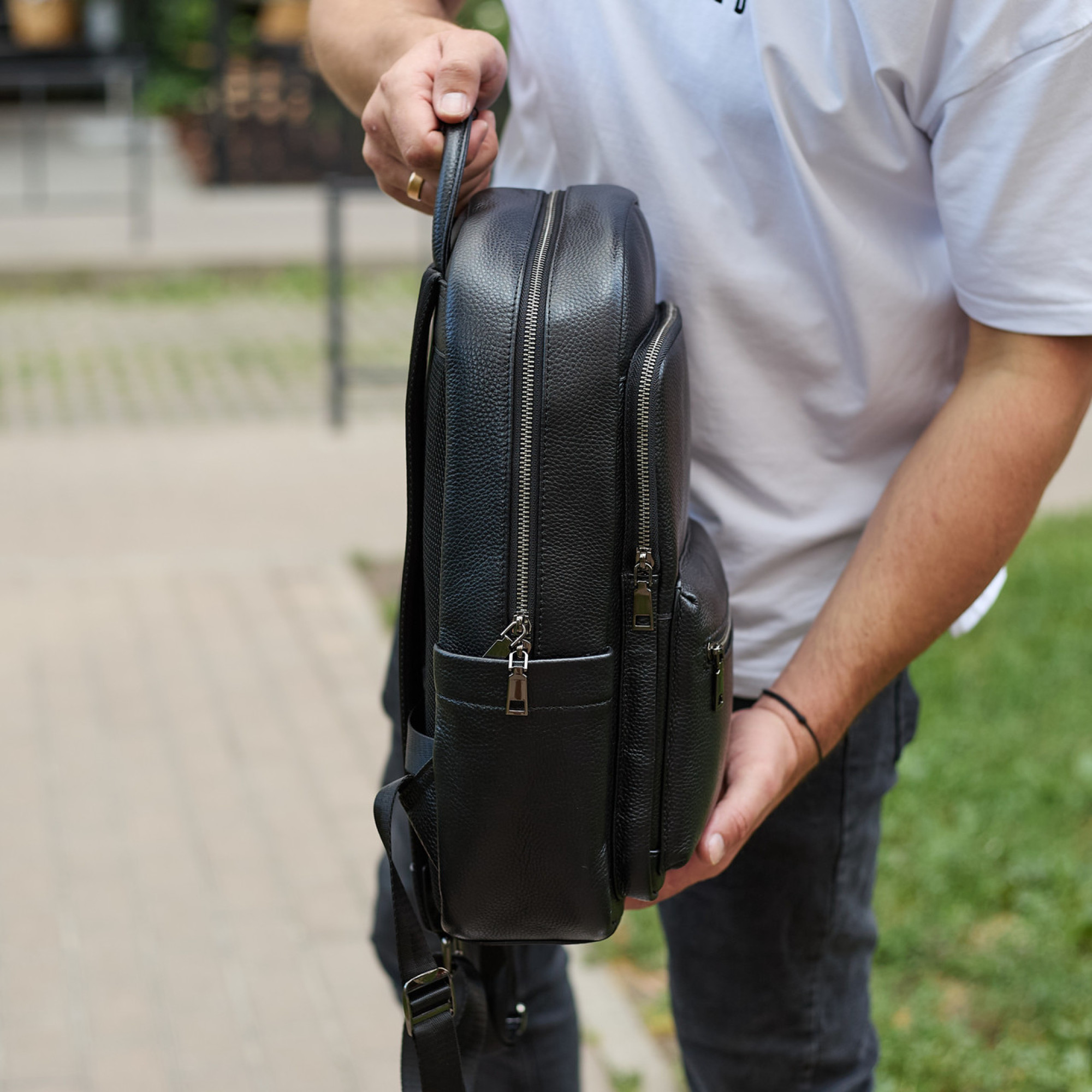 Кожаный мужской рюкзак классический черный из натуральной кожи качественный Tiding Bag 68932 - 1 - Robinzon.ua