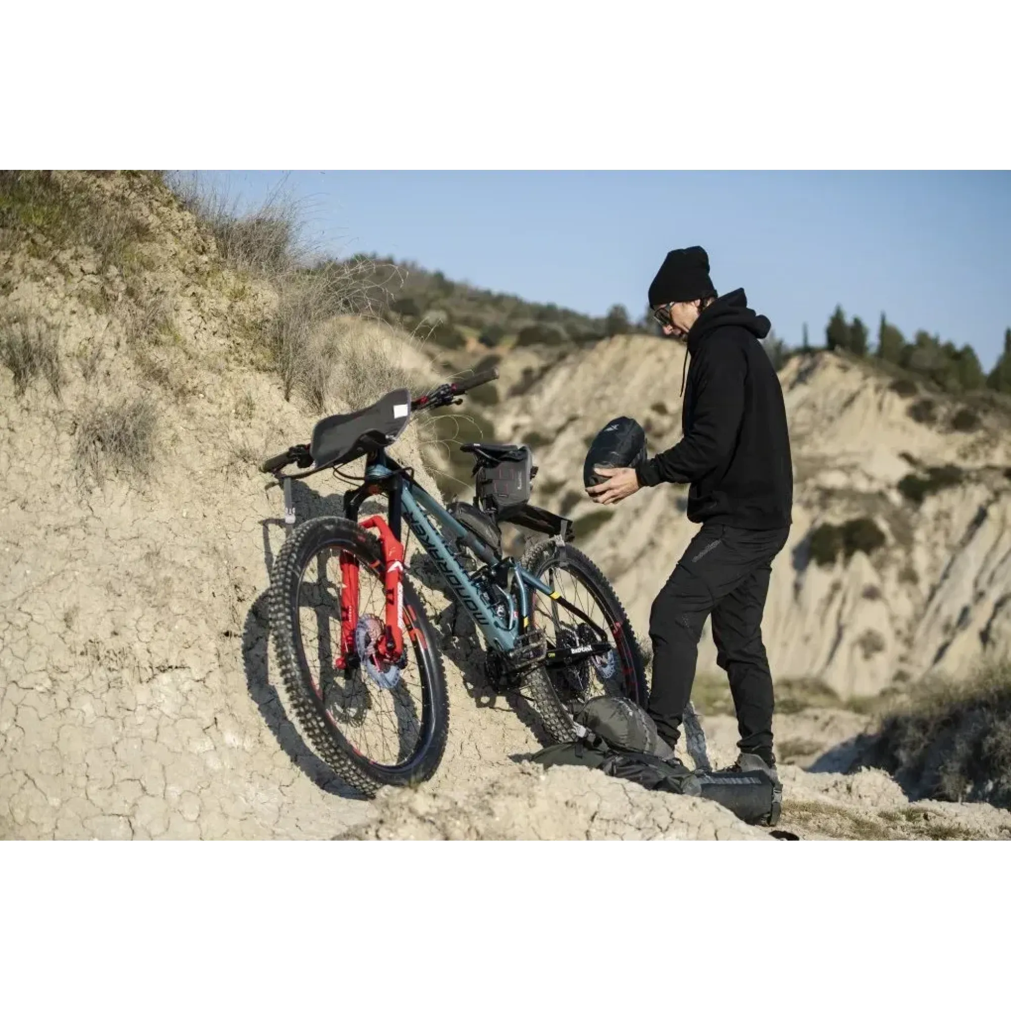 Сумка подседельная Acepac Saddle Drybag 16, Black (ACPC 120302) 2021 - 6 - Robinzon.ua