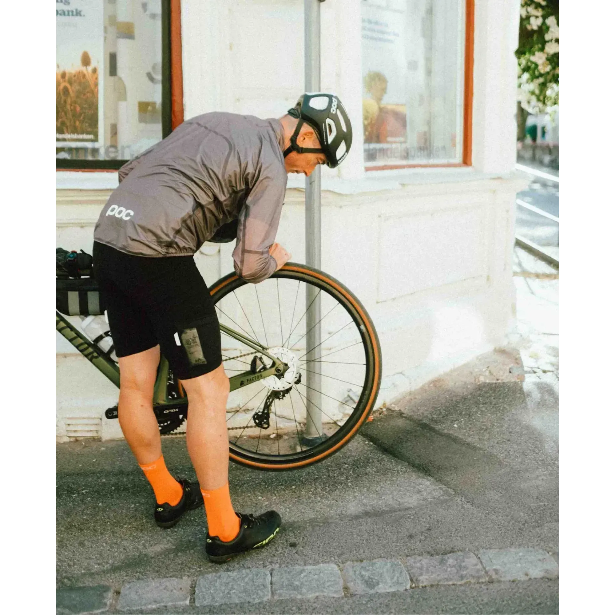 Шкарпетки велосипедні POC Fluo Sock Mid, Fluorescent Orange, S (PC 651429050SML1) - 2 - Robinzon.ua