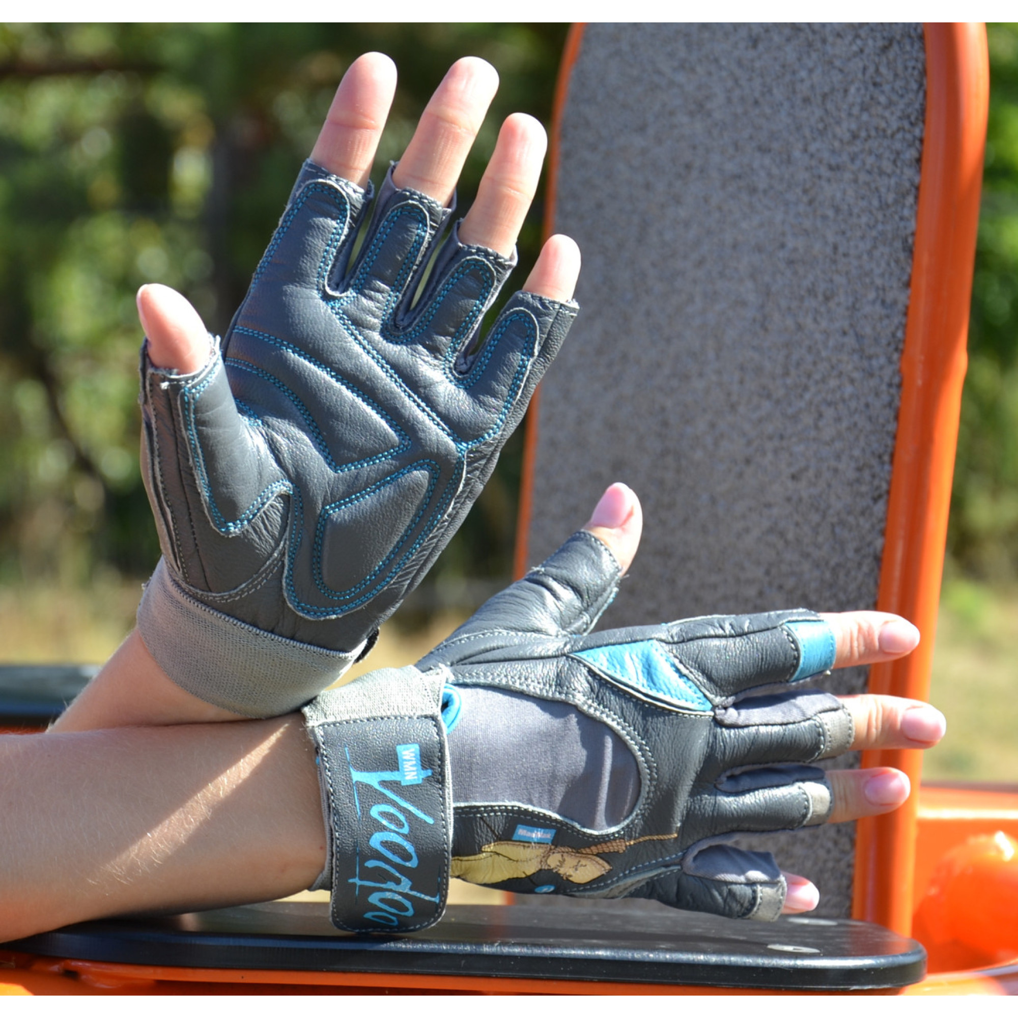 Перчатки для фитнеса и тяжелой атлетики MadMax MFG-921 Voodoo Mid grey/light blue M - 5 - Robinzon.ua
