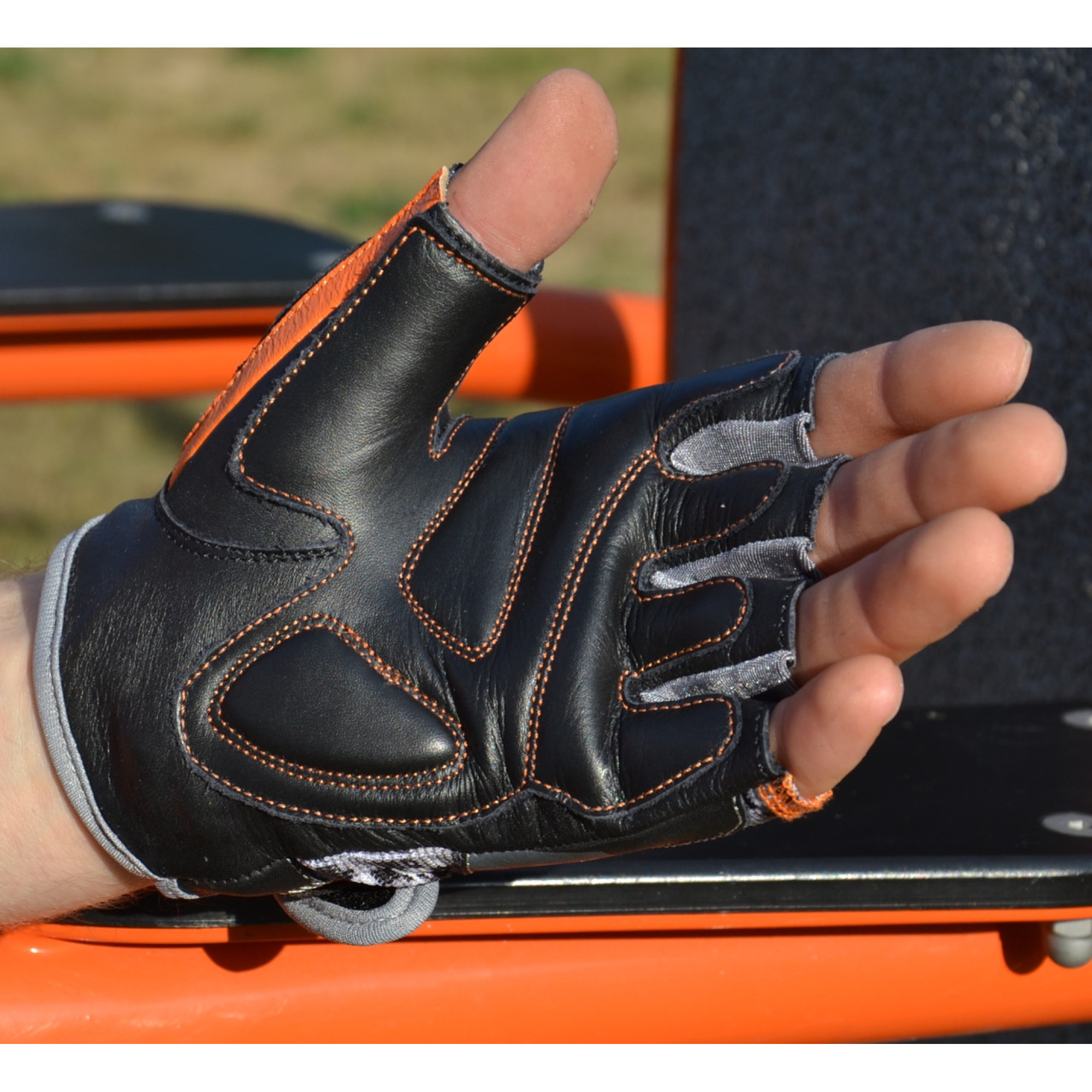 Рукавички для фітнесу та важкої атлетики MadMax MFG-831 Mti 83.1 Grey/Digital Camo L - 2 - Robinzon.ua