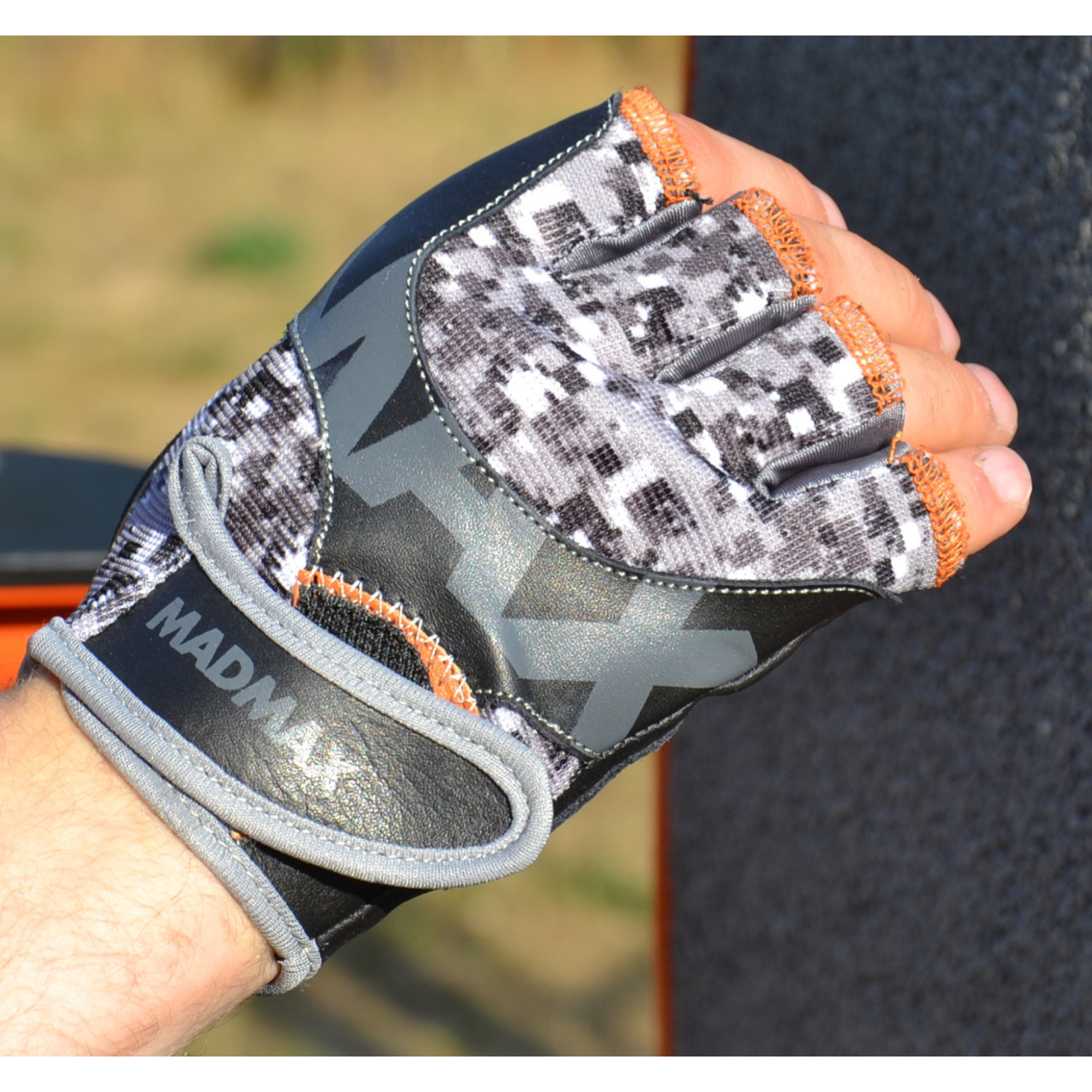 Рукавички для фітнесу та важкої атлетики MadMax MFG-831 Mti 83.1 Grey/Digital Camo L - 1 - Robinzon.ua