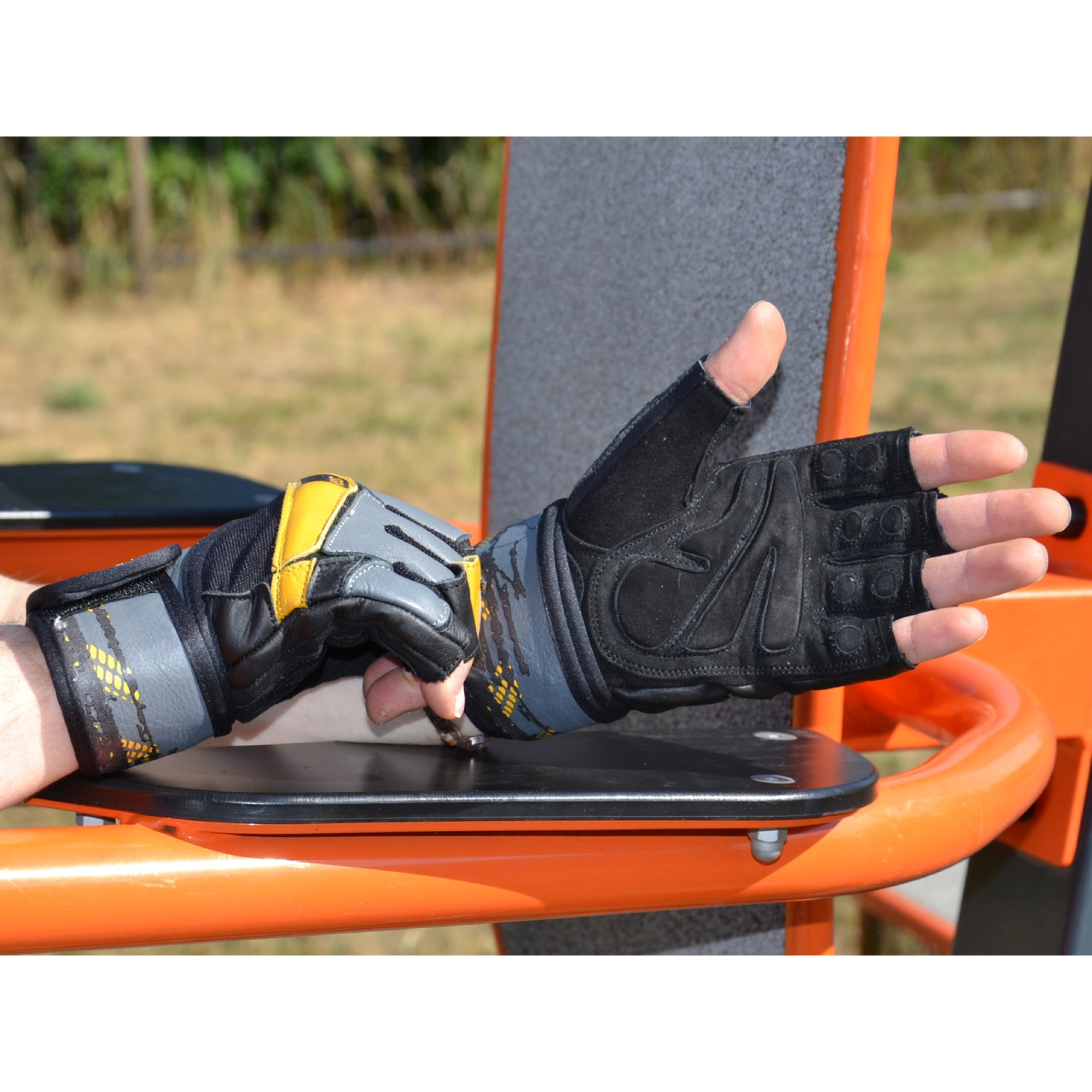 Перчатки для фитнеса и тяжелой атлетики MadMax MFG-880 Signature Black/Grey/Yellow L - 5 - Robinzon.ua