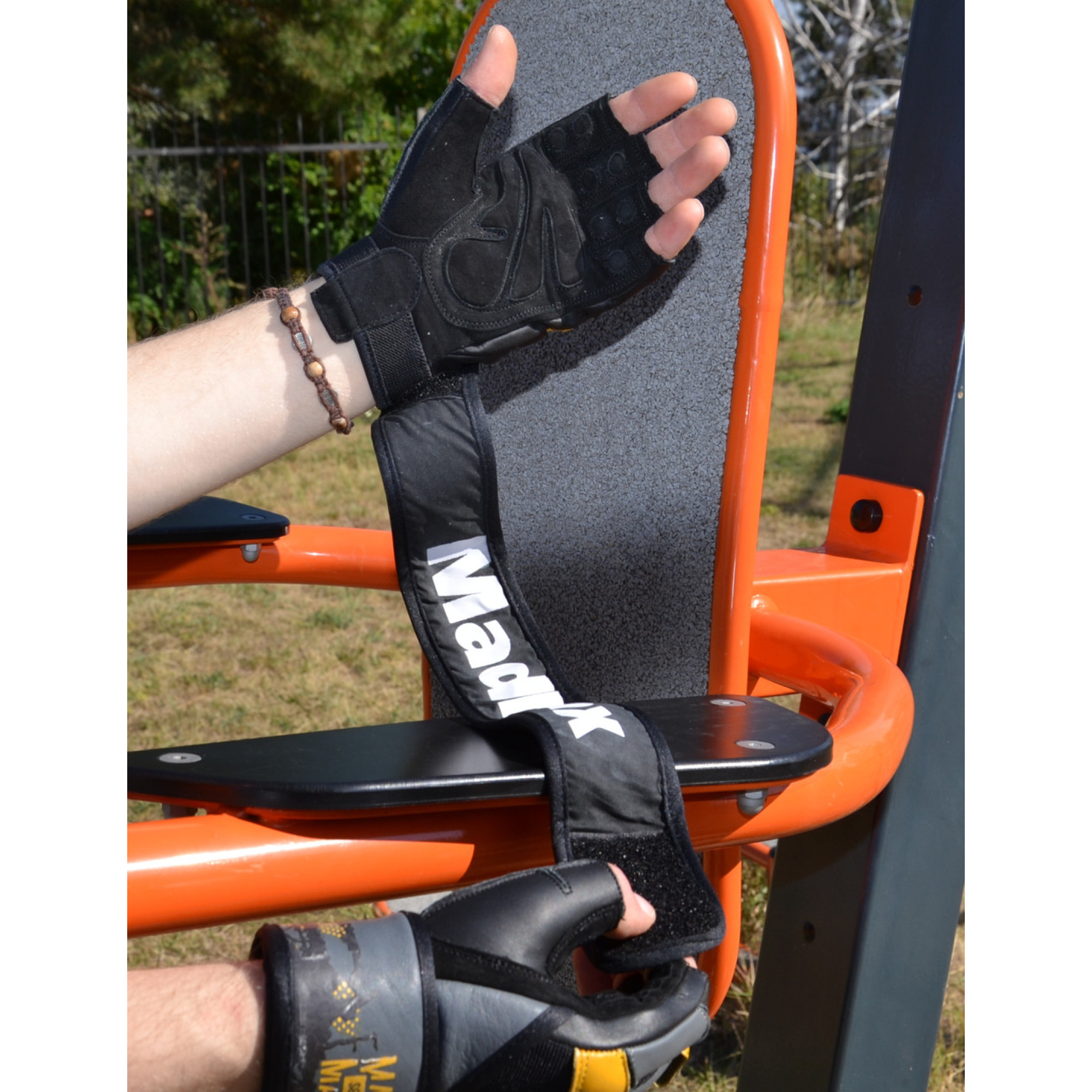 Перчатки для фитнеса и тяжелой атлетики MadMax MFG-880 Signature Black/Grey/Yellow L - 6 - Robinzon.ua