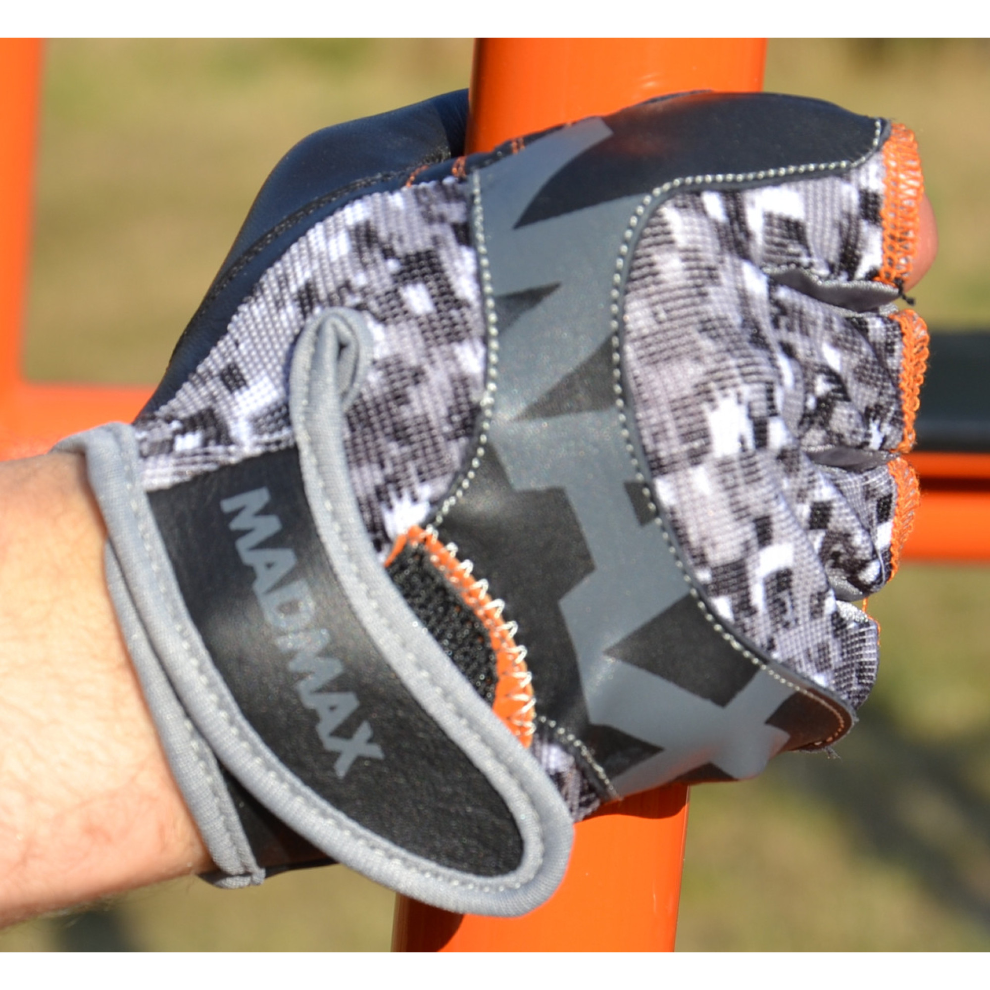 Рукавички для фітнесу та важкої атлетики MadMax MFG-831 Mti 83.1 Grey/Digital Camo XL - 4 - Robinzon.ua