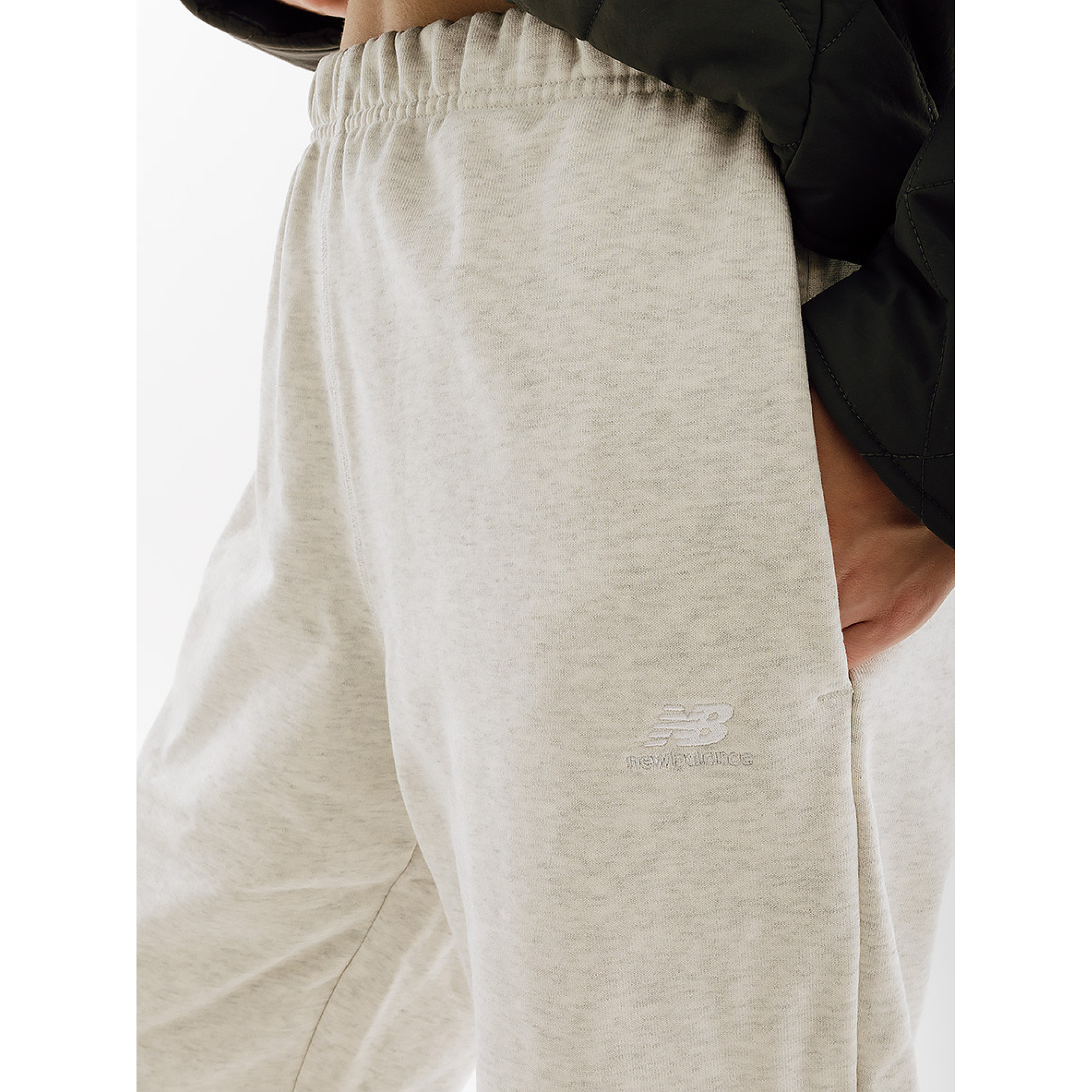 Жіночі штани New Balance Athletics Remastered Сірий L (7dWP31503SAH L) - 1 - Robinzon.ua