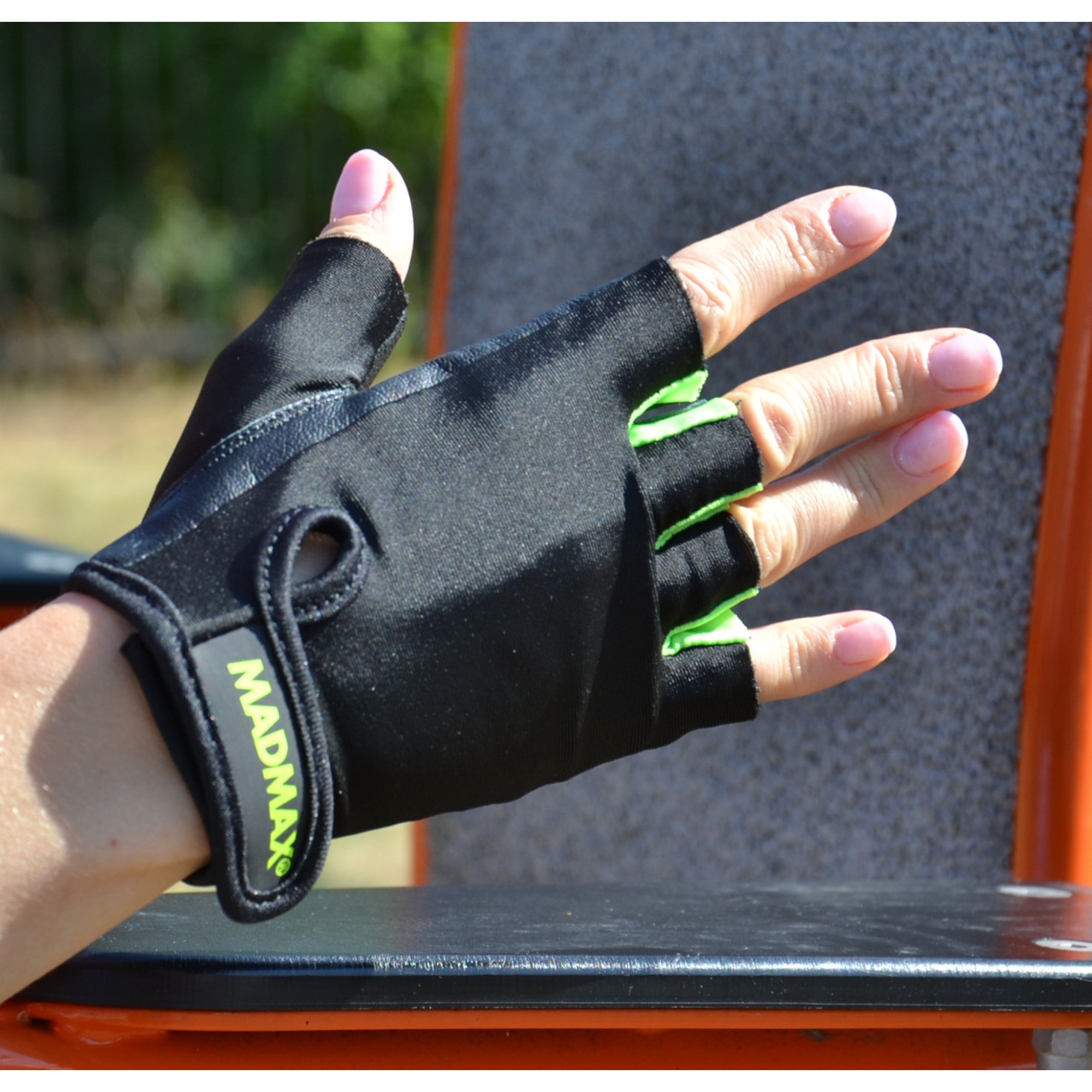 Перчатки для фитнеса MadMax MFG-251 Rainbow Green L - 1 - Robinzon.ua